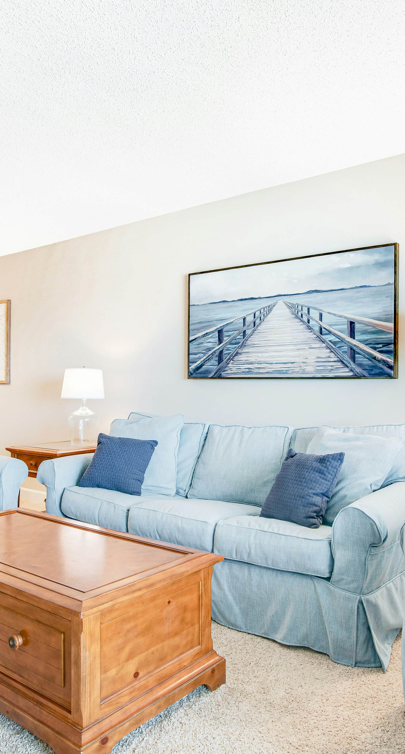 Gorgeous Oceanfront condo with washer/dryer, Gulf-front balcony & pool/hot tub