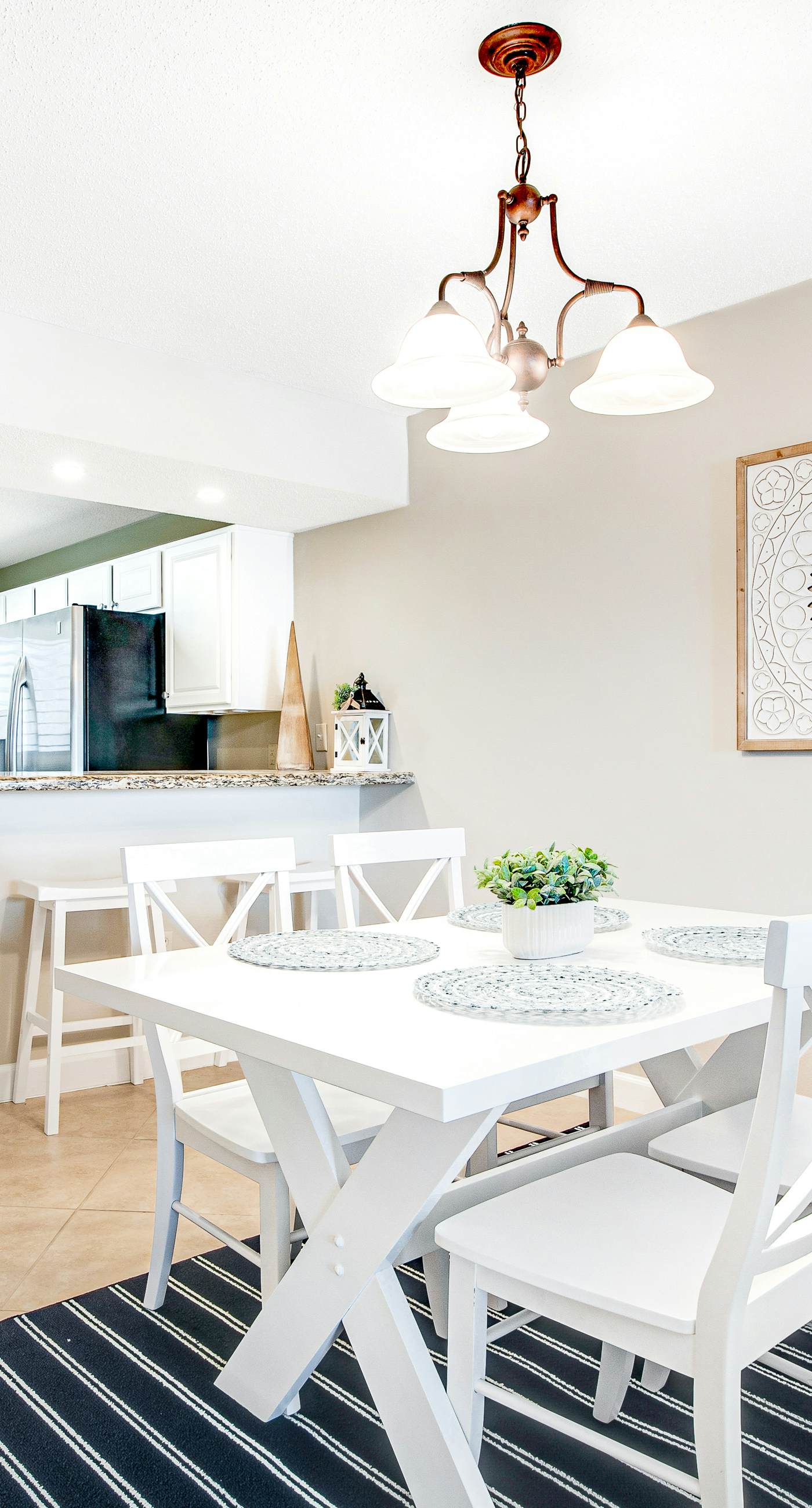 Gorgeous Oceanfront condo with washer/dryer, Gulf-front balcony & pool/hot tub