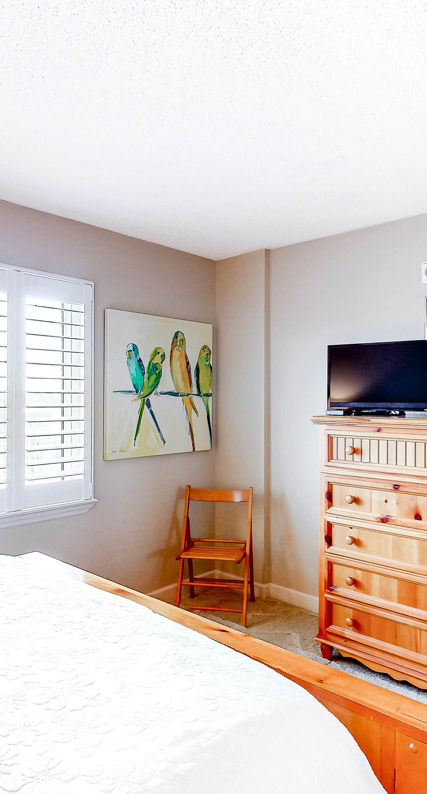 Gorgeous Oceanfront condo with washer/dryer, Gulf-front balcony & pool/hot tub