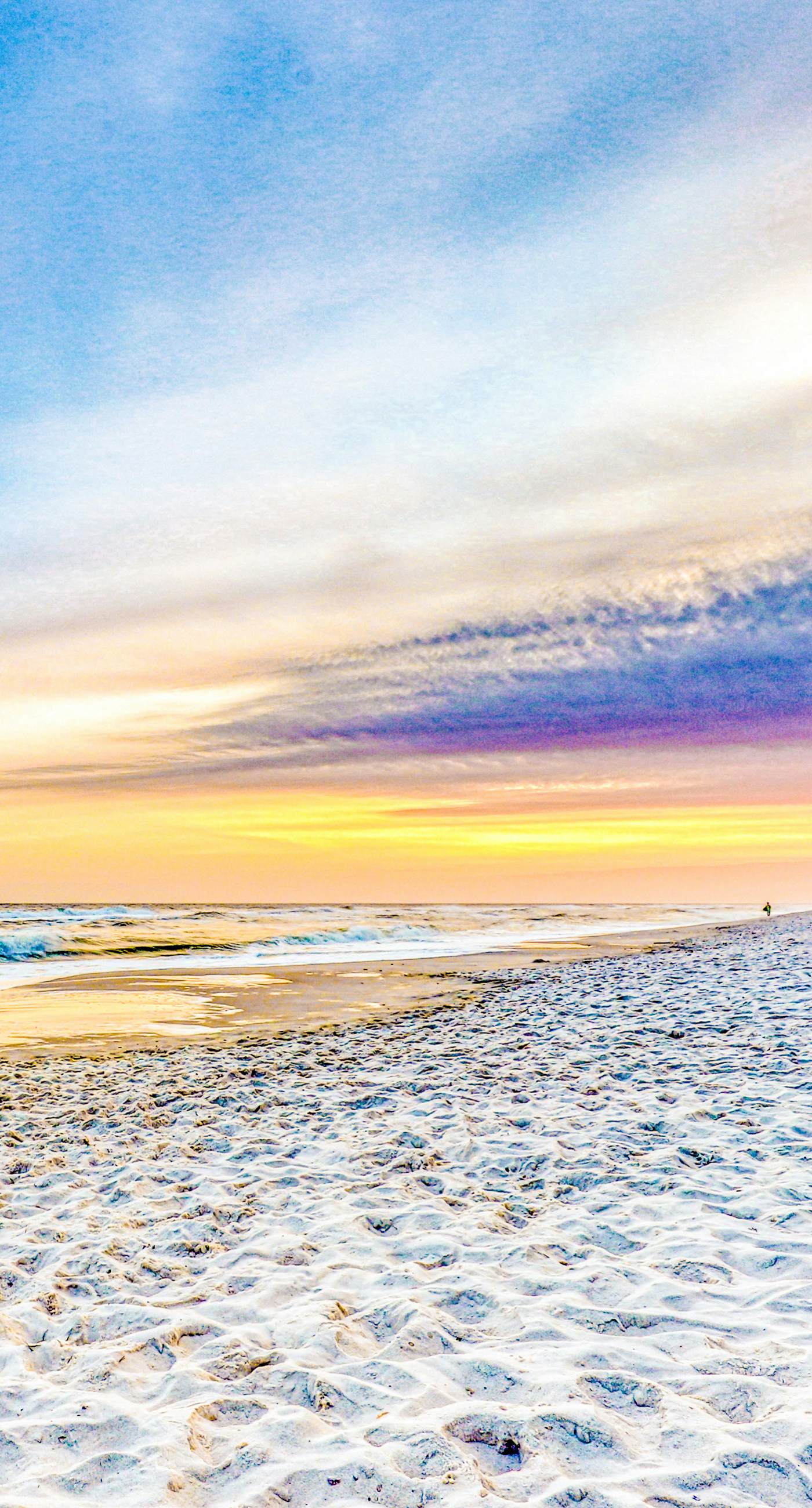 Gorgeous Oceanfront condo with washer/dryer, Gulf-front balcony & pool/hot tub