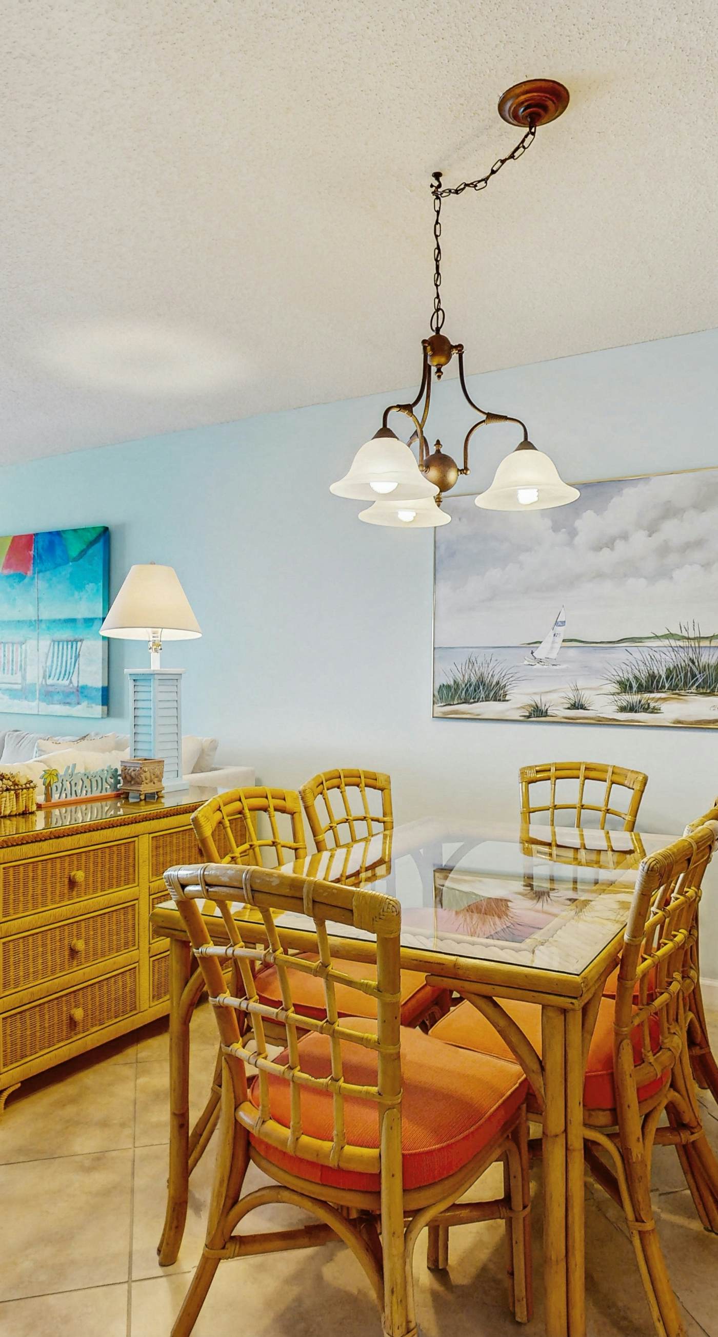 Gorgeous Oceanfront condo with washer/dryer, Gulf-front balcony & pool/hot tub