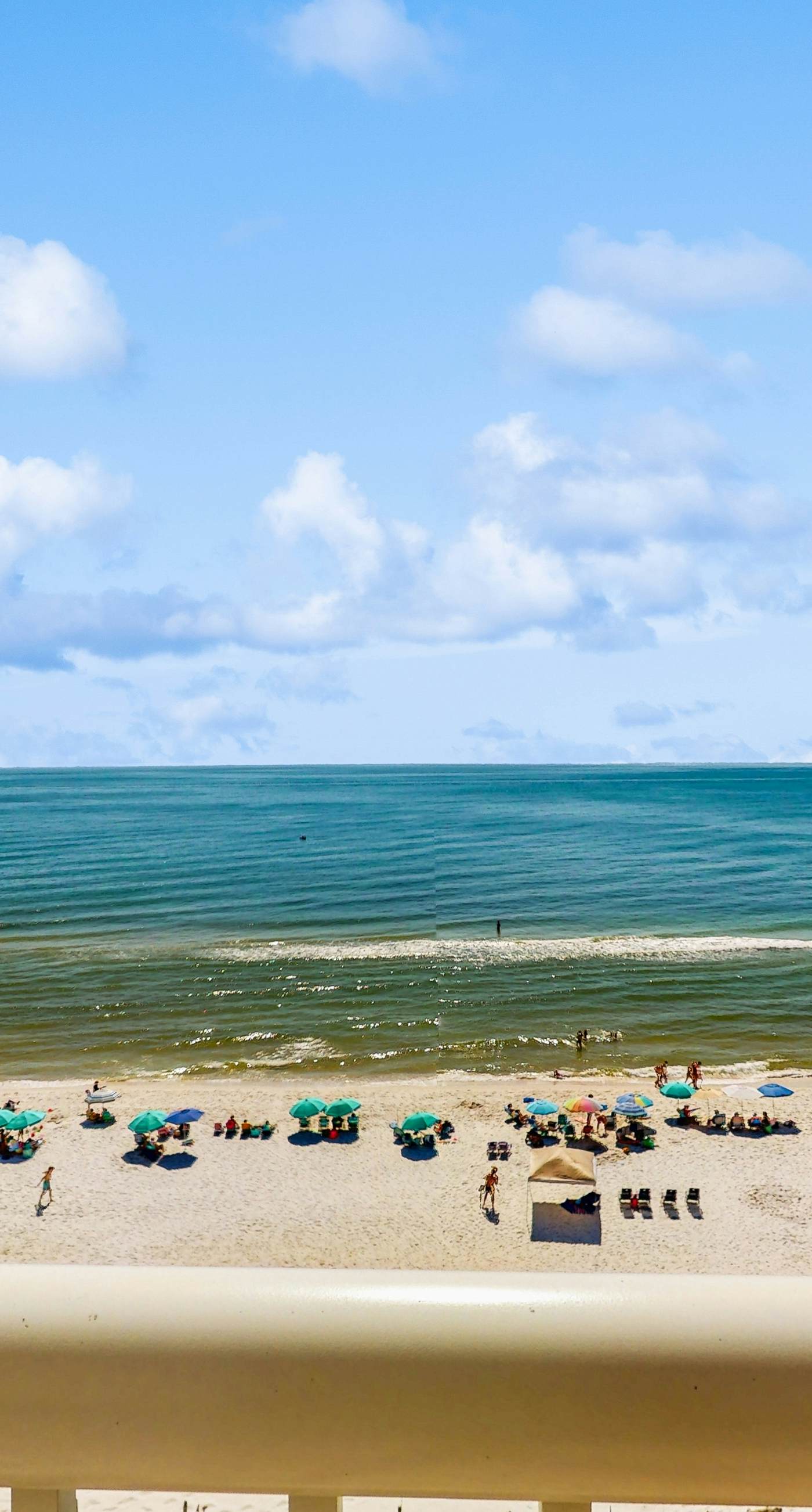 Gorgeous Oceanfront condo with washer/dryer, Gulf-front balcony & pool/hot tub