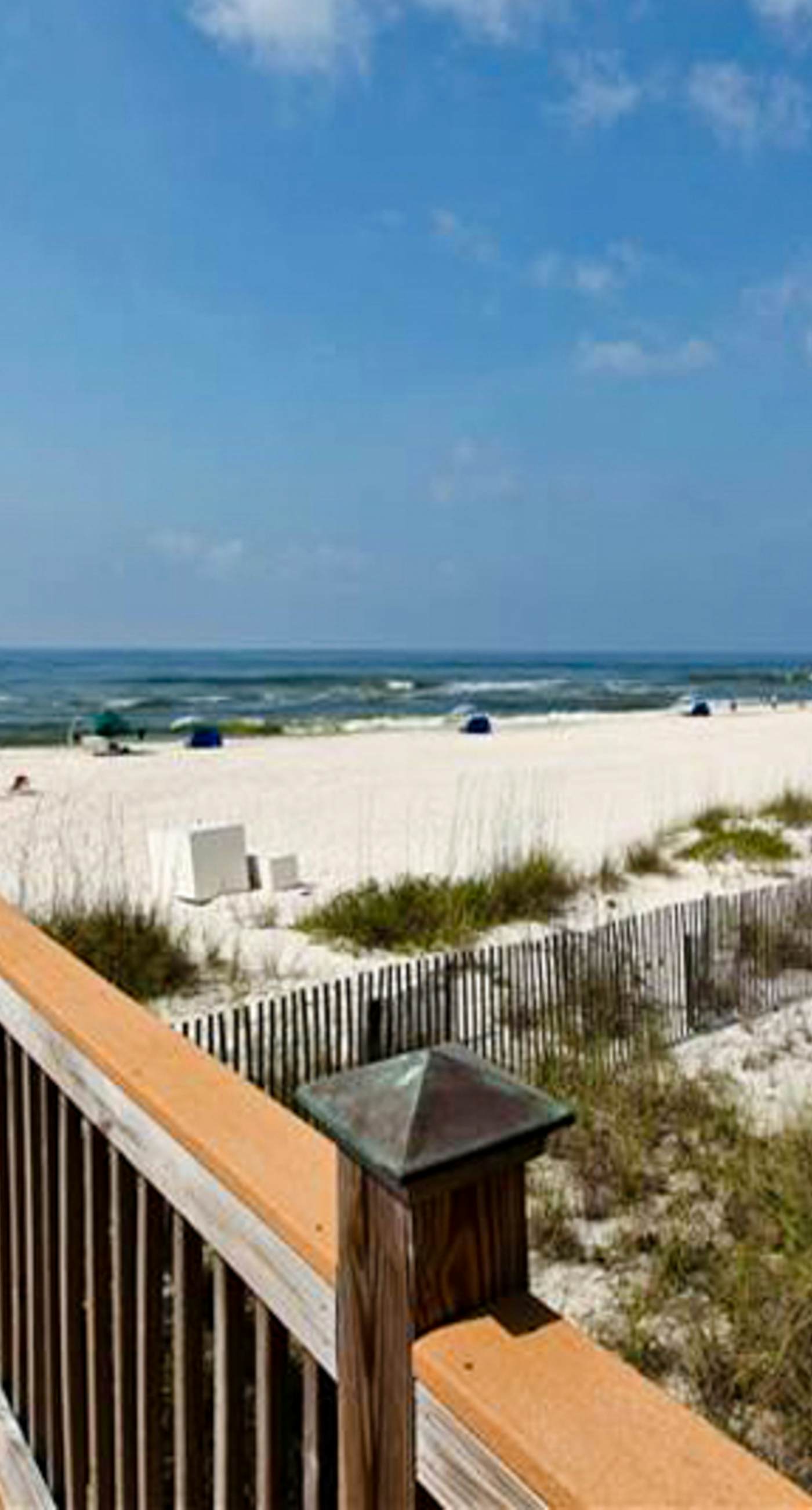 Gorgeous Oceanfront condo with washer/dryer, Gulf-front balcony & pool/hot tub