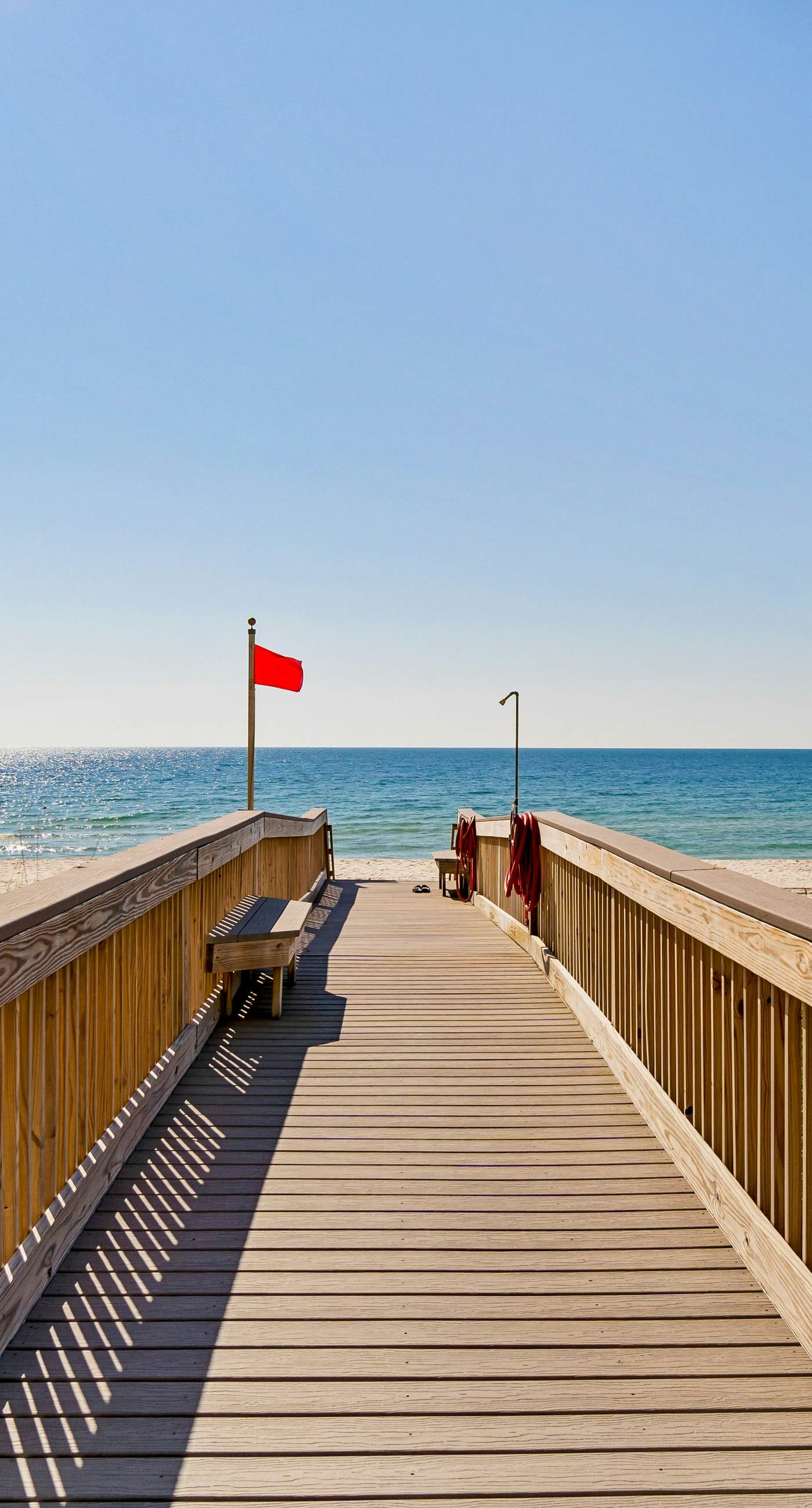Gorgeous Oceanfront condo with washer/dryer, Gulf-front balcony & pool/hot tub