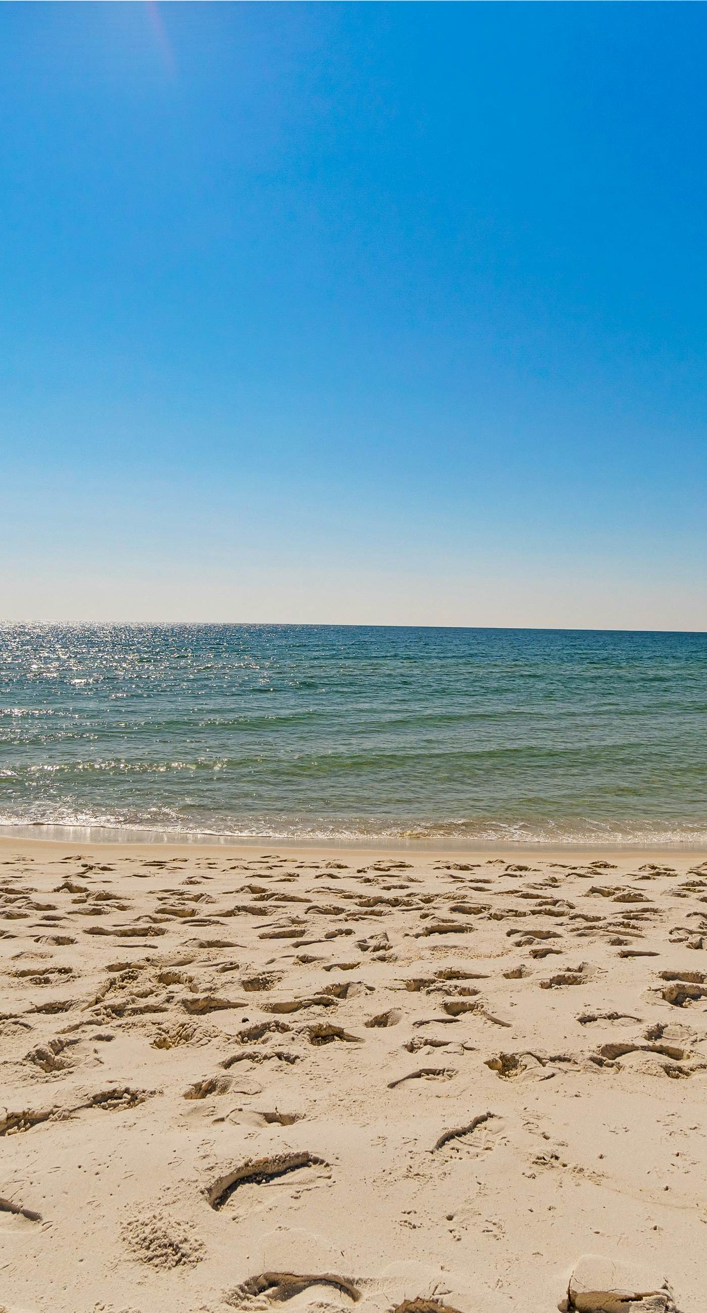 Gorgeous Oceanfront condo with washer/dryer, Gulf-front balcony & pool/hot tub