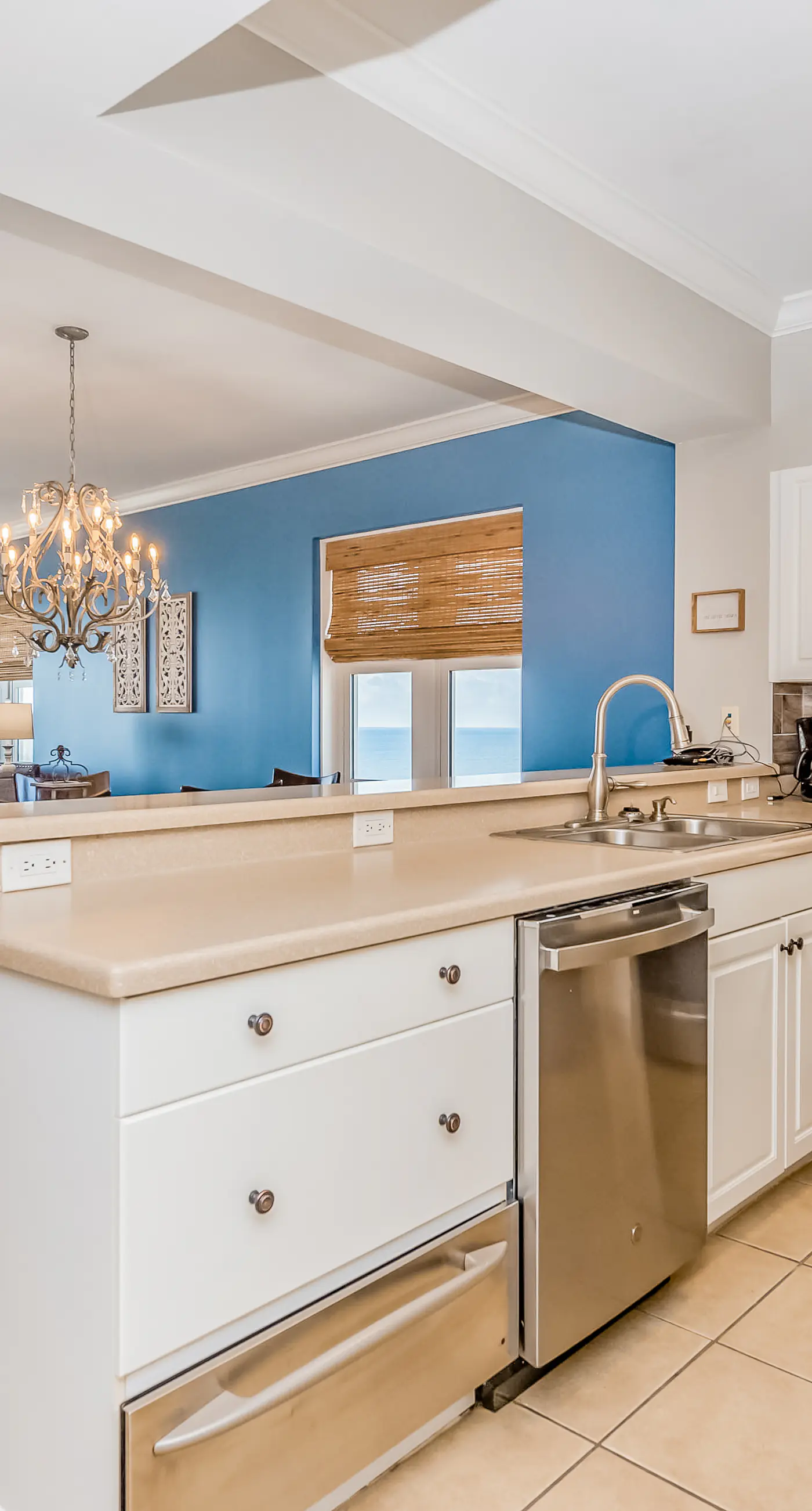 Inviting Gulf-front condo In Perdido Key with waterfront pool/hot tub,oceanfront balcony & private cabana