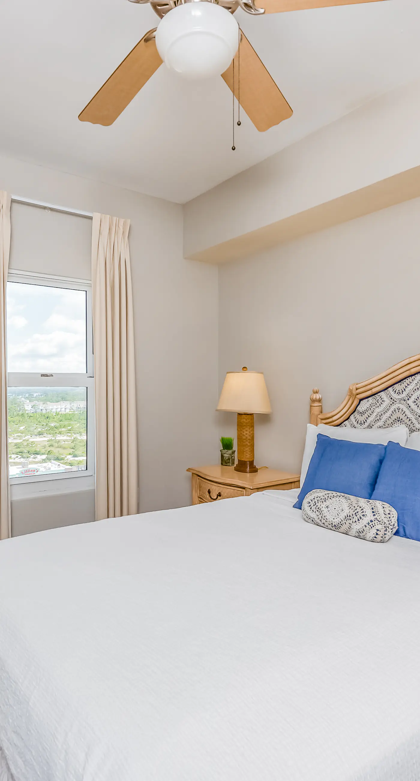 Inviting Gulf-front condo In Perdido Key with waterfront pool/hot tub,oceanfront balcony & private cabana