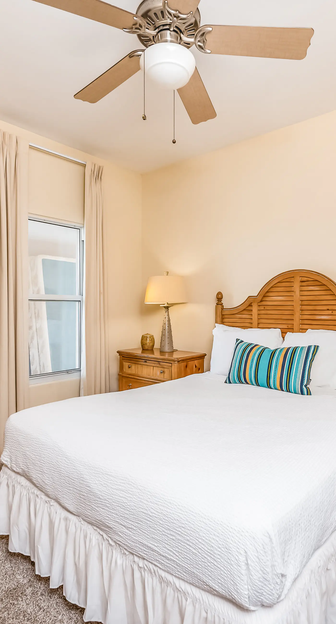 Inviting Gulf-front condo In Perdido Key with waterfront pool/hot tub,oceanfront balcony & private cabana
