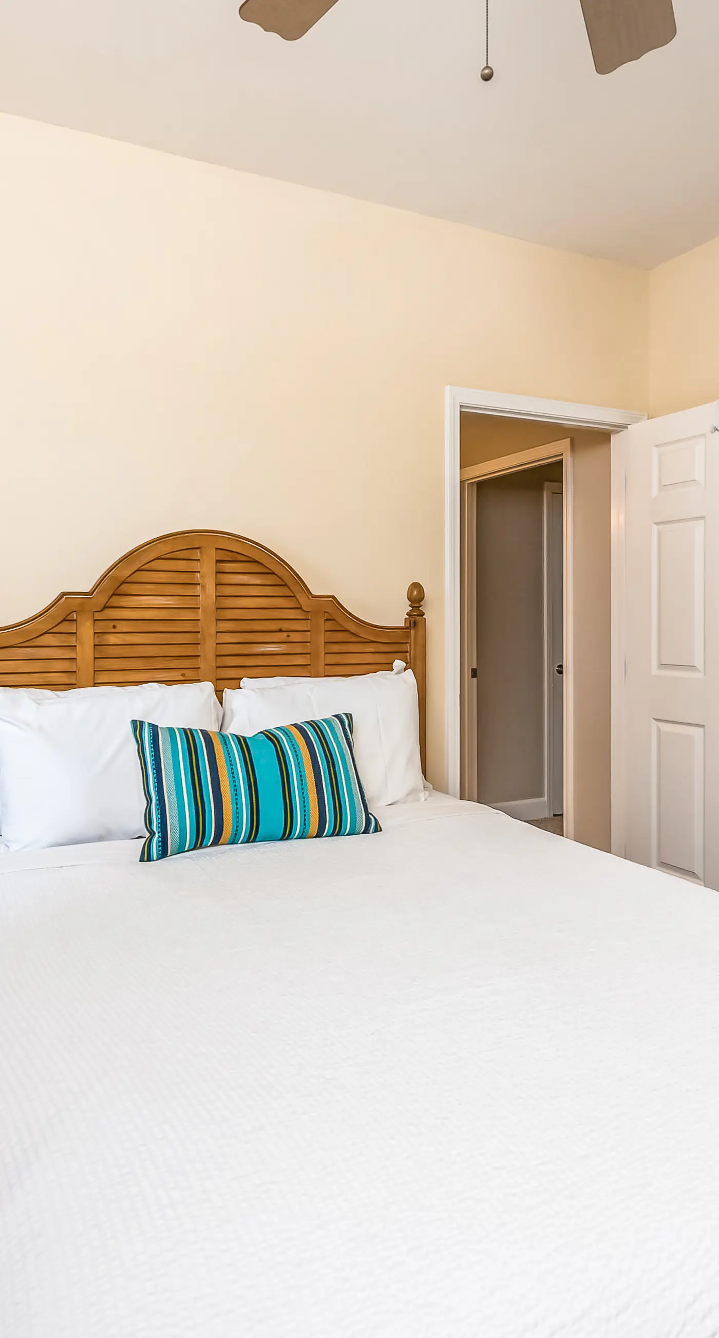 Inviting Gulf-front condo In Perdido Key with waterfront pool/hot tub,oceanfront balcony & private cabana