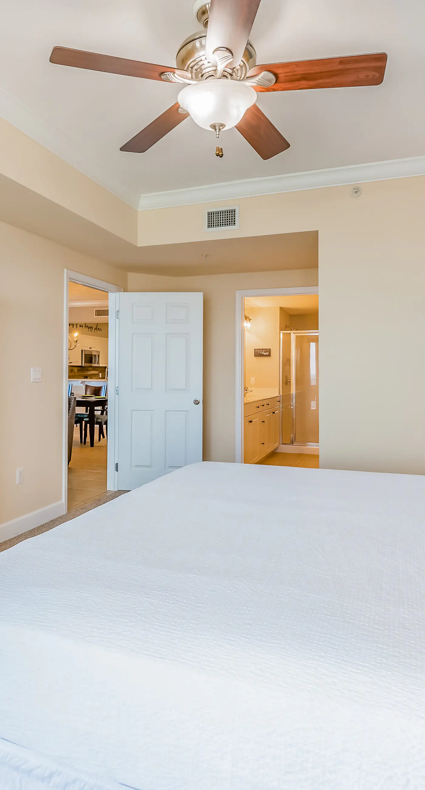 Inviting Gulf-front condo In Perdido Key with waterfront pool/hot tub,oceanfront balcony & private cabana
