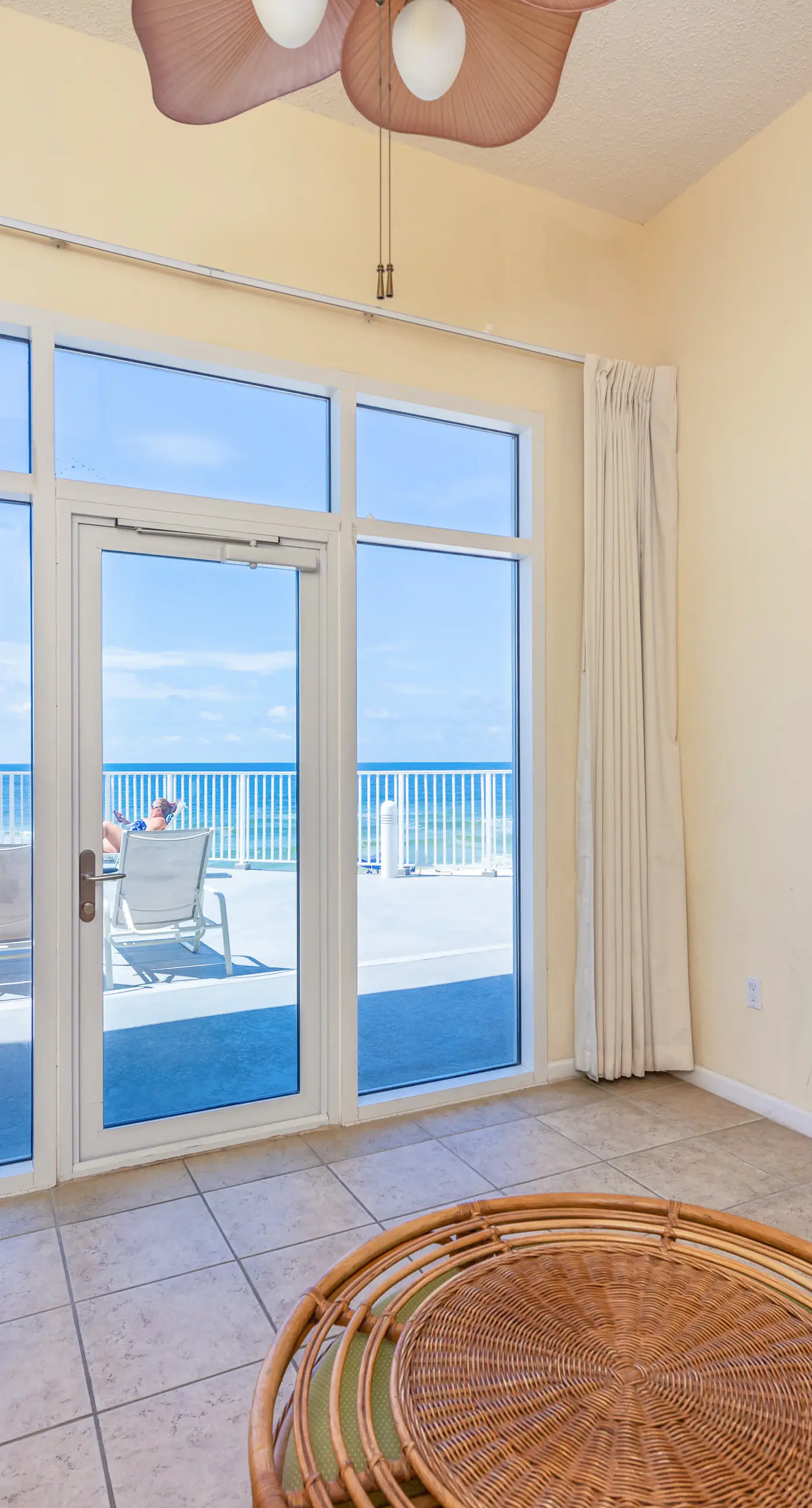 Inviting Gulf-front condo In Perdido Key with waterfront pool/hot tub,oceanfront balcony & private cabana