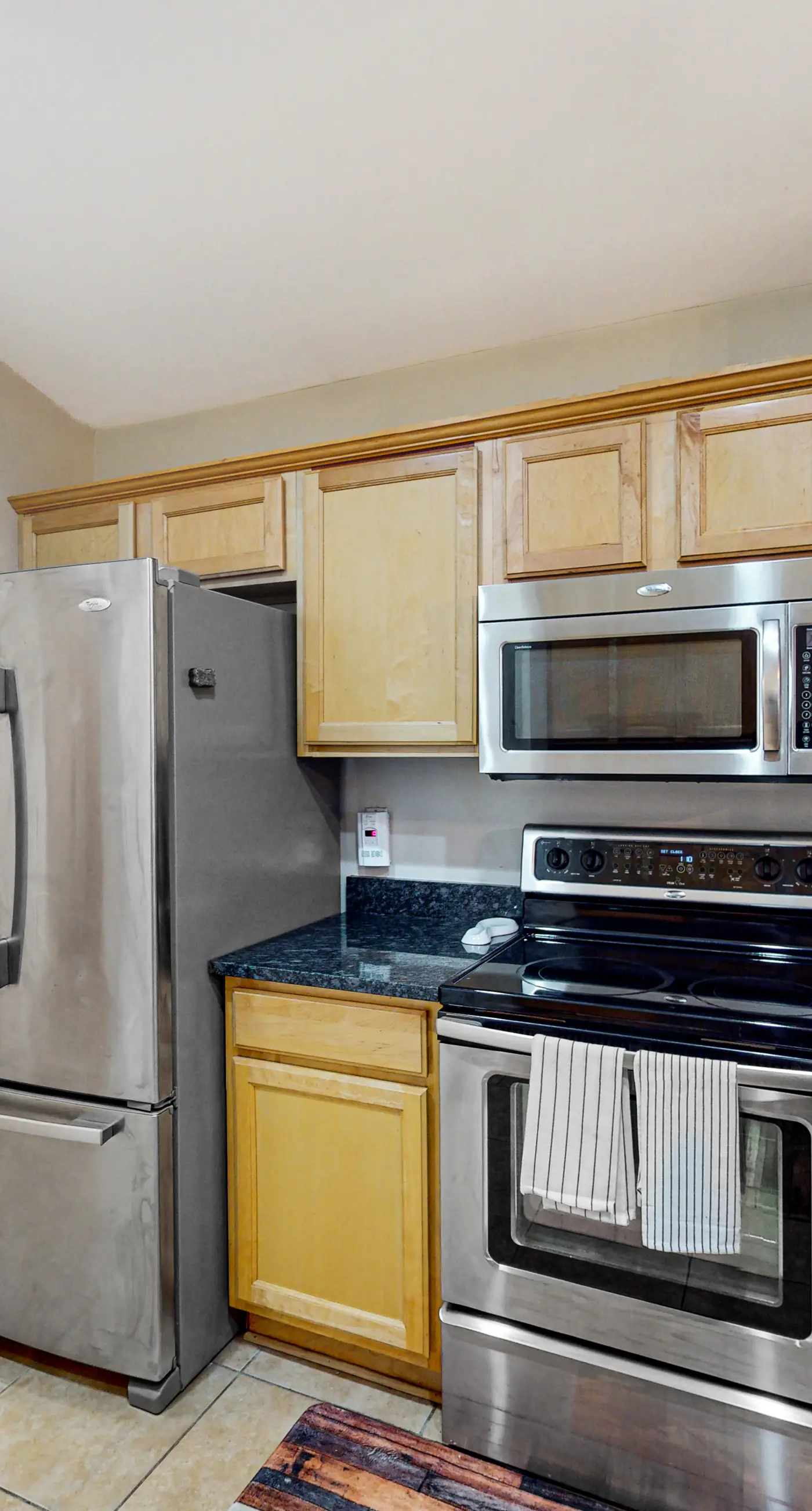 Wonderful dog-friendly home with washer/dryer, patio, & kitchen - close to beach