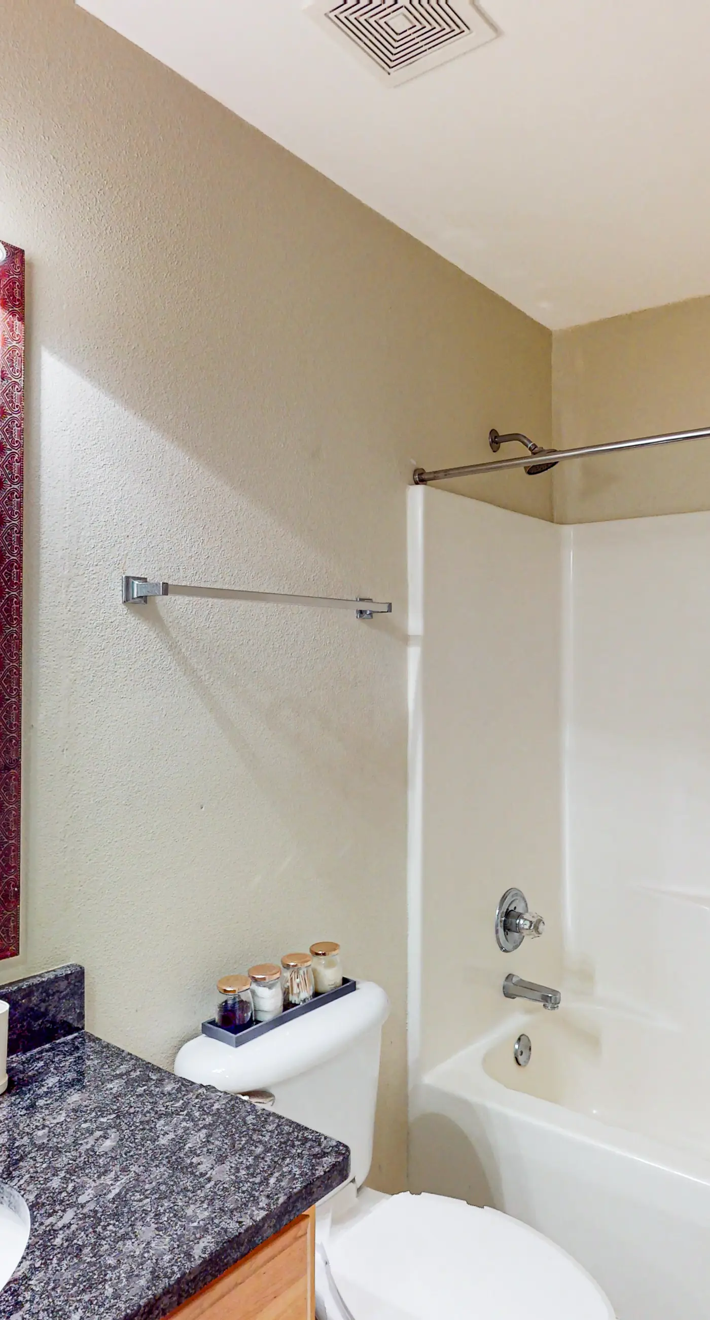 Wonderful dog-friendly home with washer/dryer, patio, & kitchen - close to beach