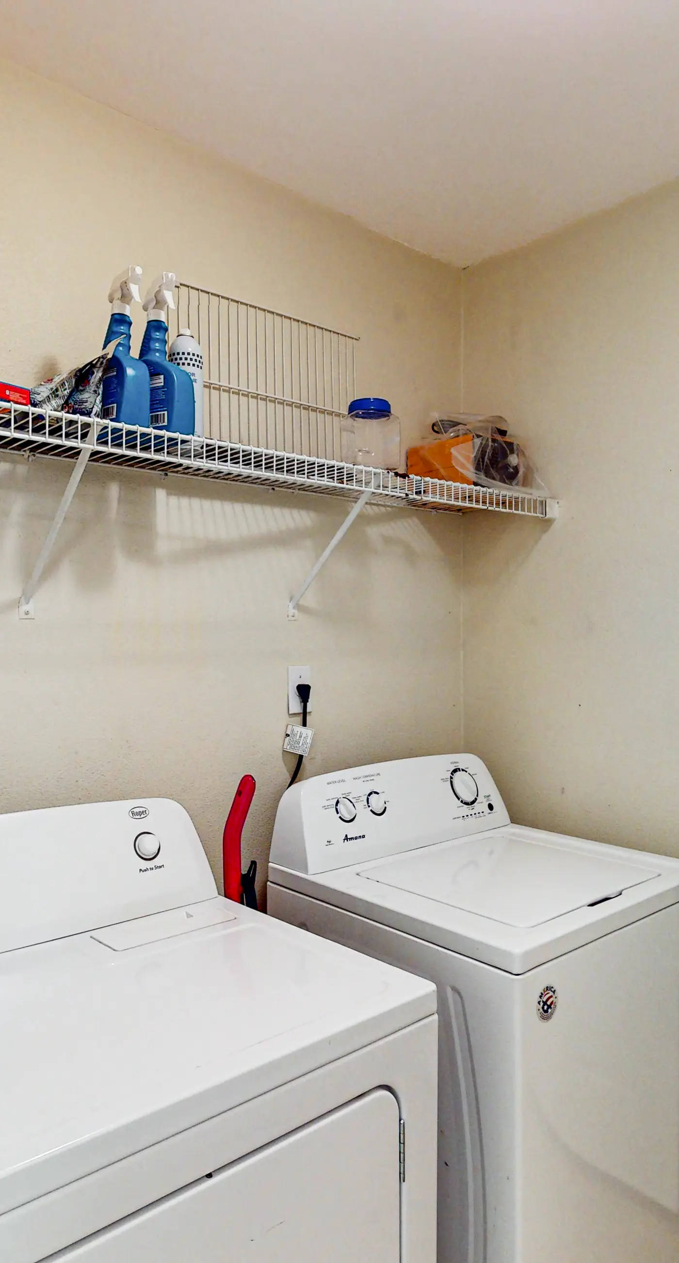 Wonderful dog-friendly home with washer/dryer, patio, & kitchen - close to beach