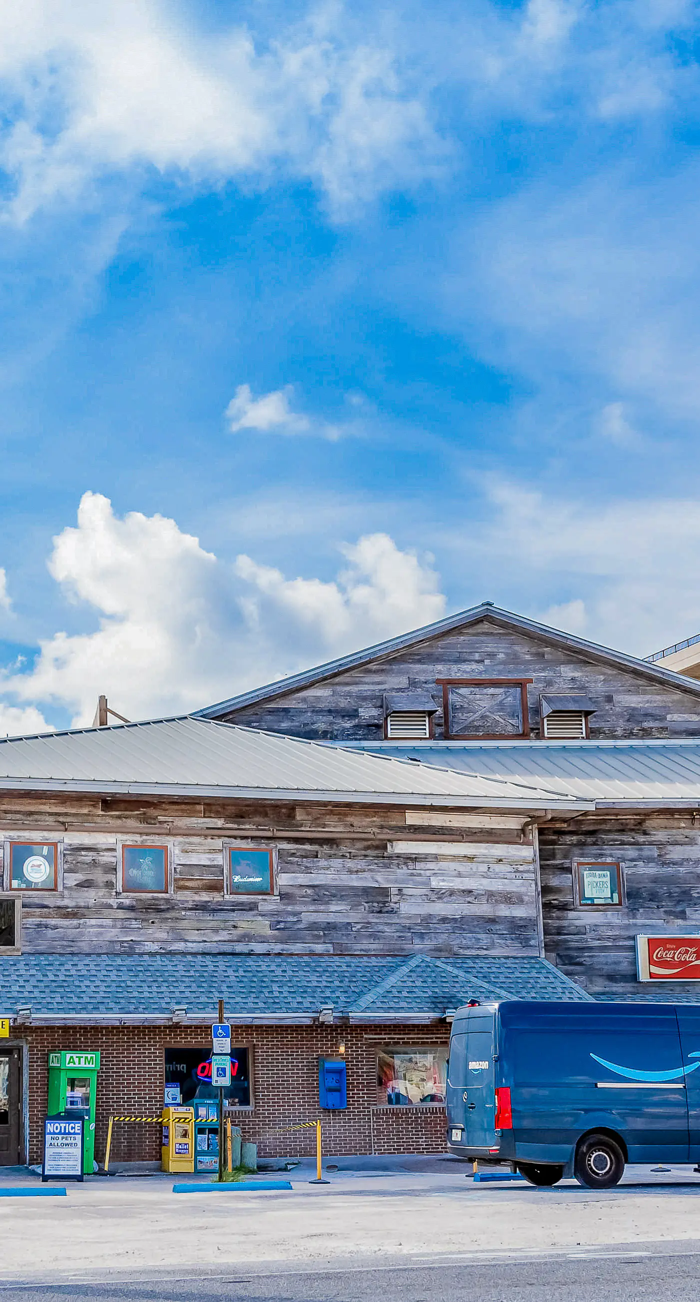 Wonderful dog-friendly home with washer/dryer, patio, & kitchen - close to beach