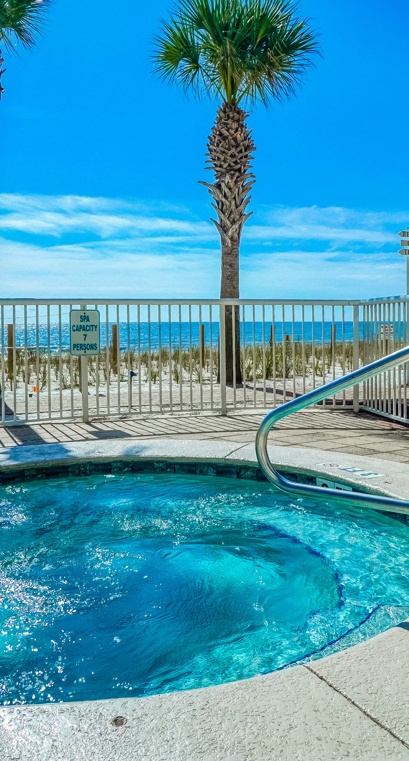 Gorgeous Oceanfront condo with washer/dryer, Gulf-front balcony & pool/hot tub