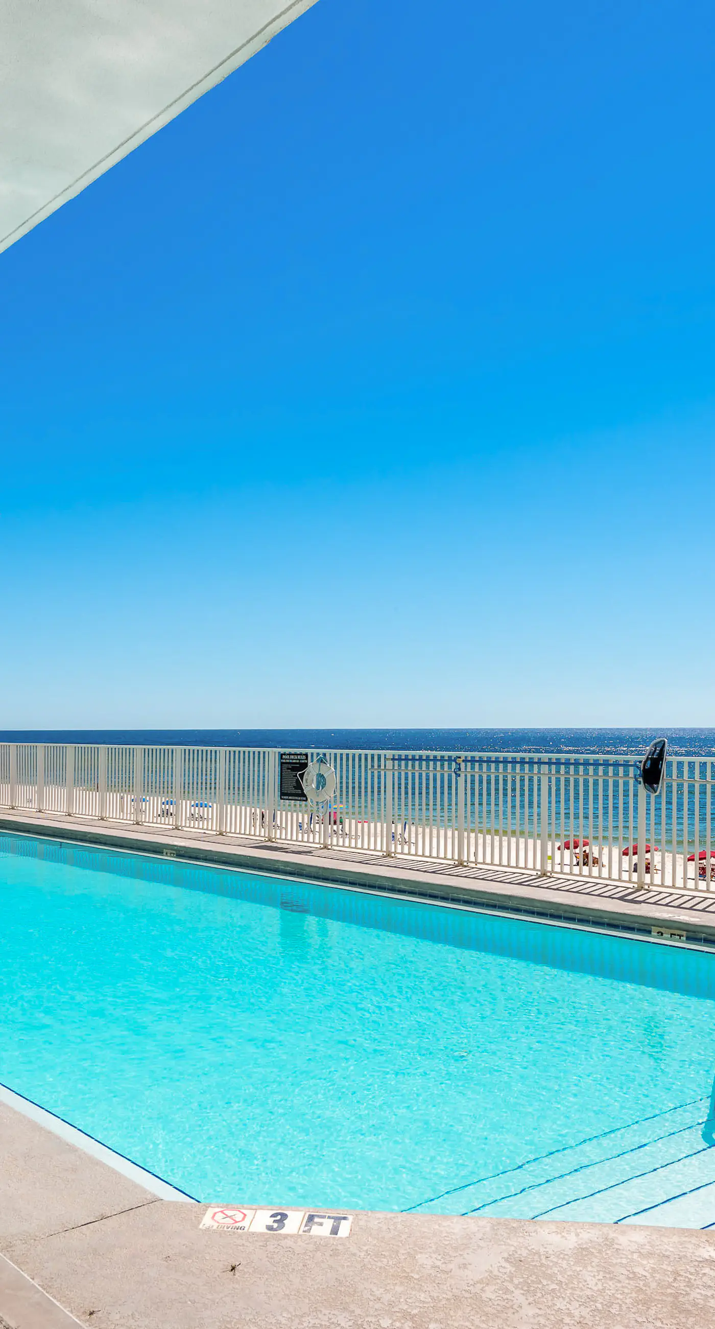 Inviting Gulf-front condo In Perdido Key with waterfront pool/hot tub and oceanfront balcony