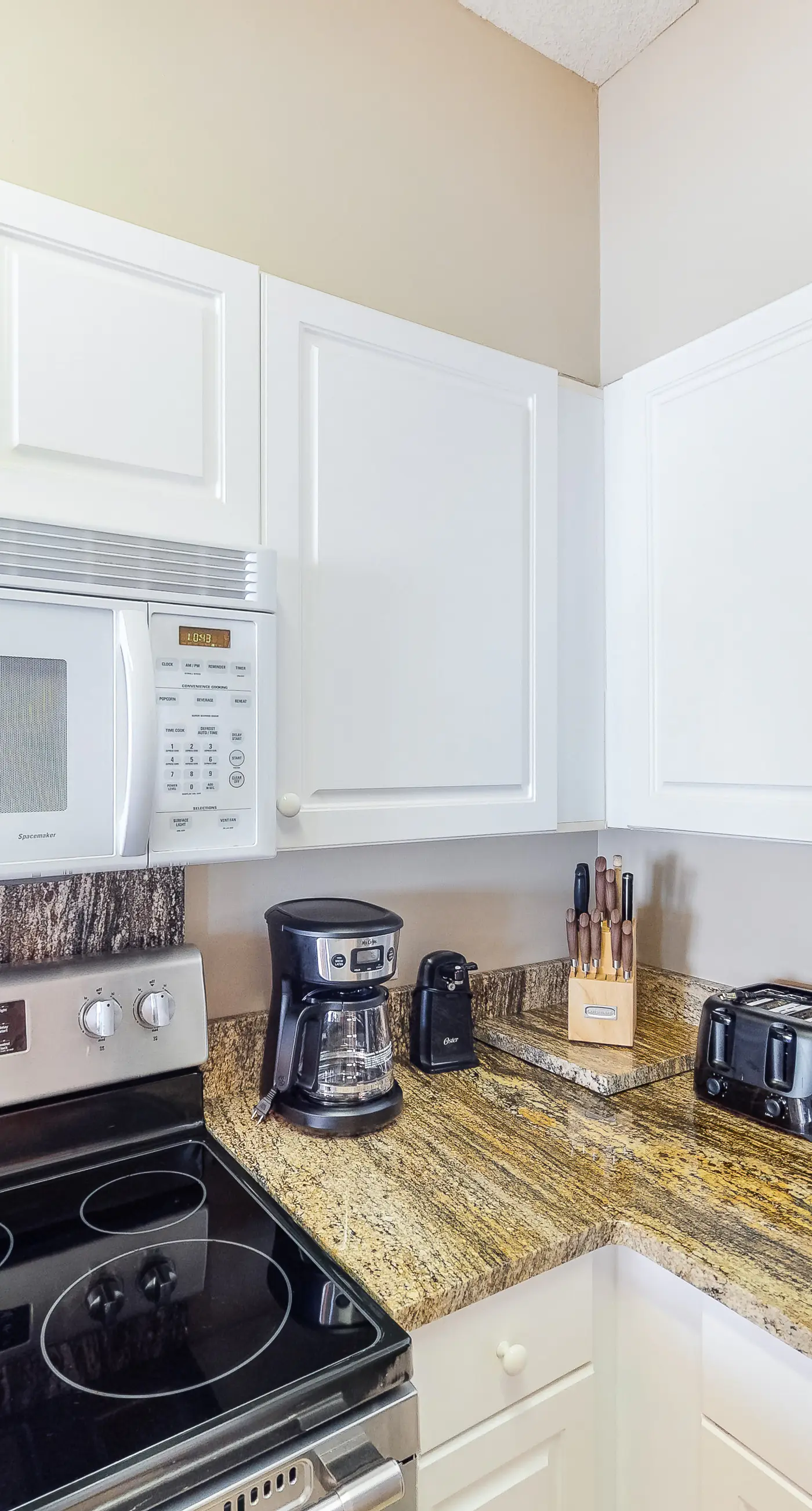 Inviting Gulf-front condo In Perdido Key with waterfront pool/hot tub and oceanfront balcony