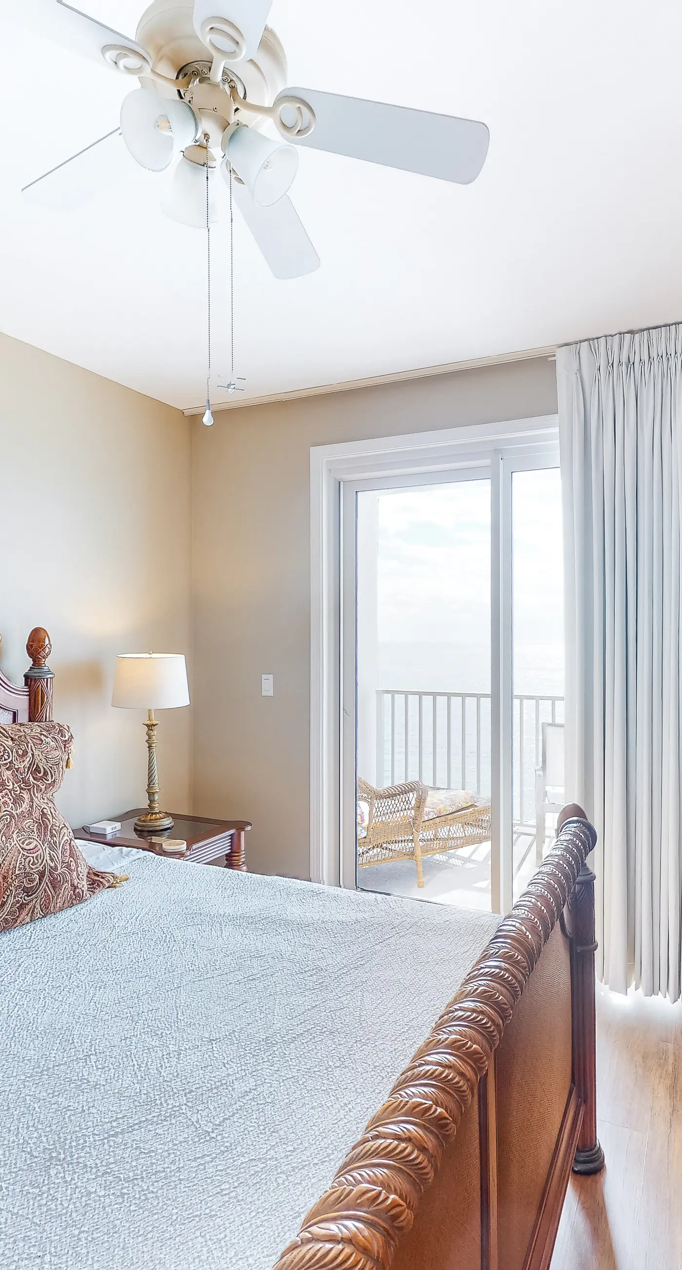 Inviting Gulf-front condo In Perdido Key with waterfront pool/hot tub and oceanfront balcony