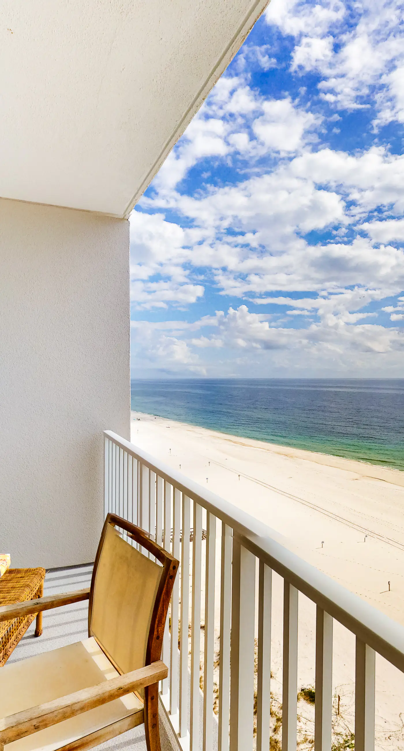 Inviting Gulf-front condo In Perdido Key with waterfront pool/hot tub and oceanfront balcony