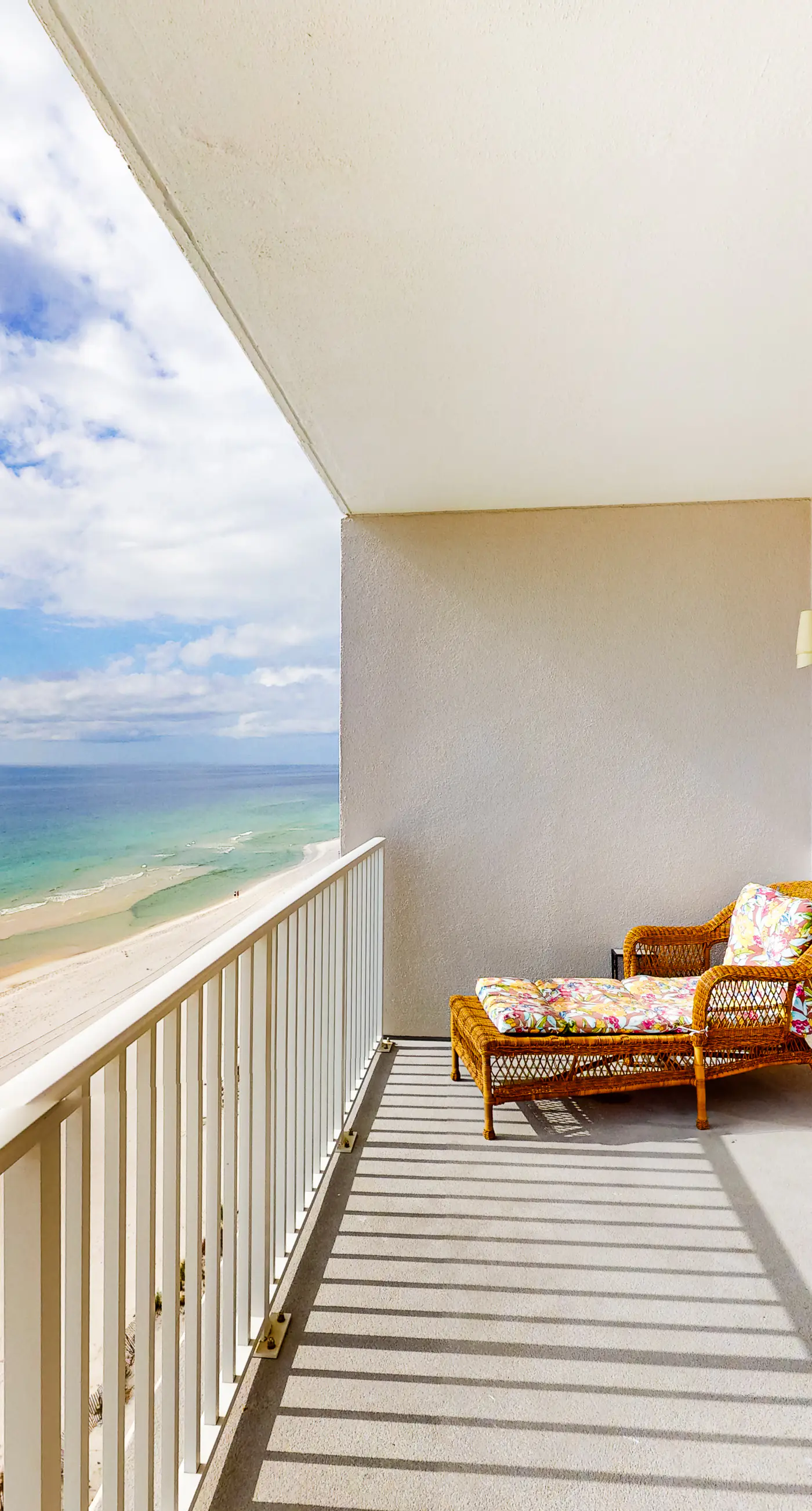 Inviting Gulf-front condo In Perdido Key with waterfront pool/hot tub and oceanfront balcony