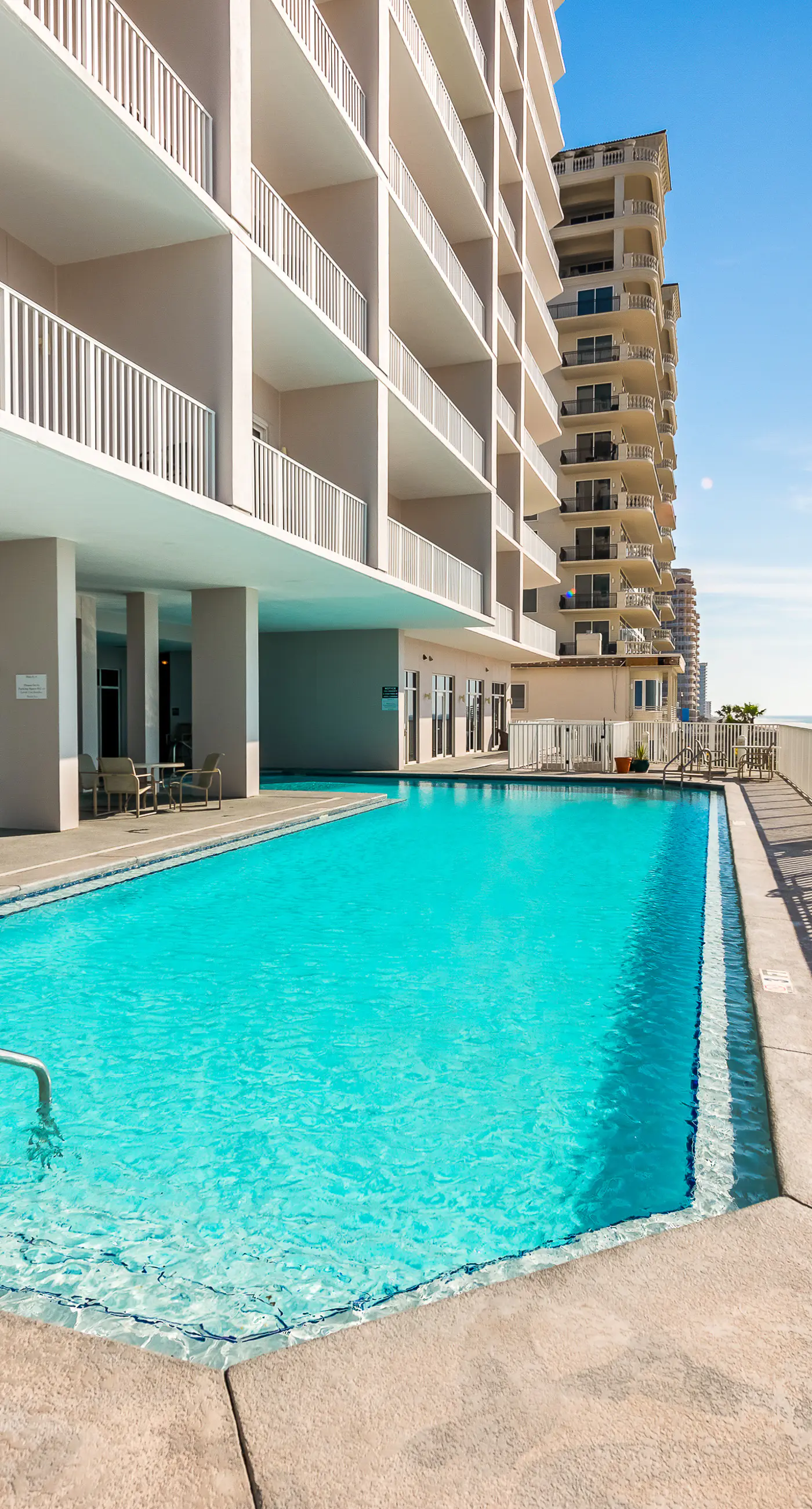 Inviting Gulf-front condo In Perdido Key with waterfront pool/hot tub and oceanfront balcony