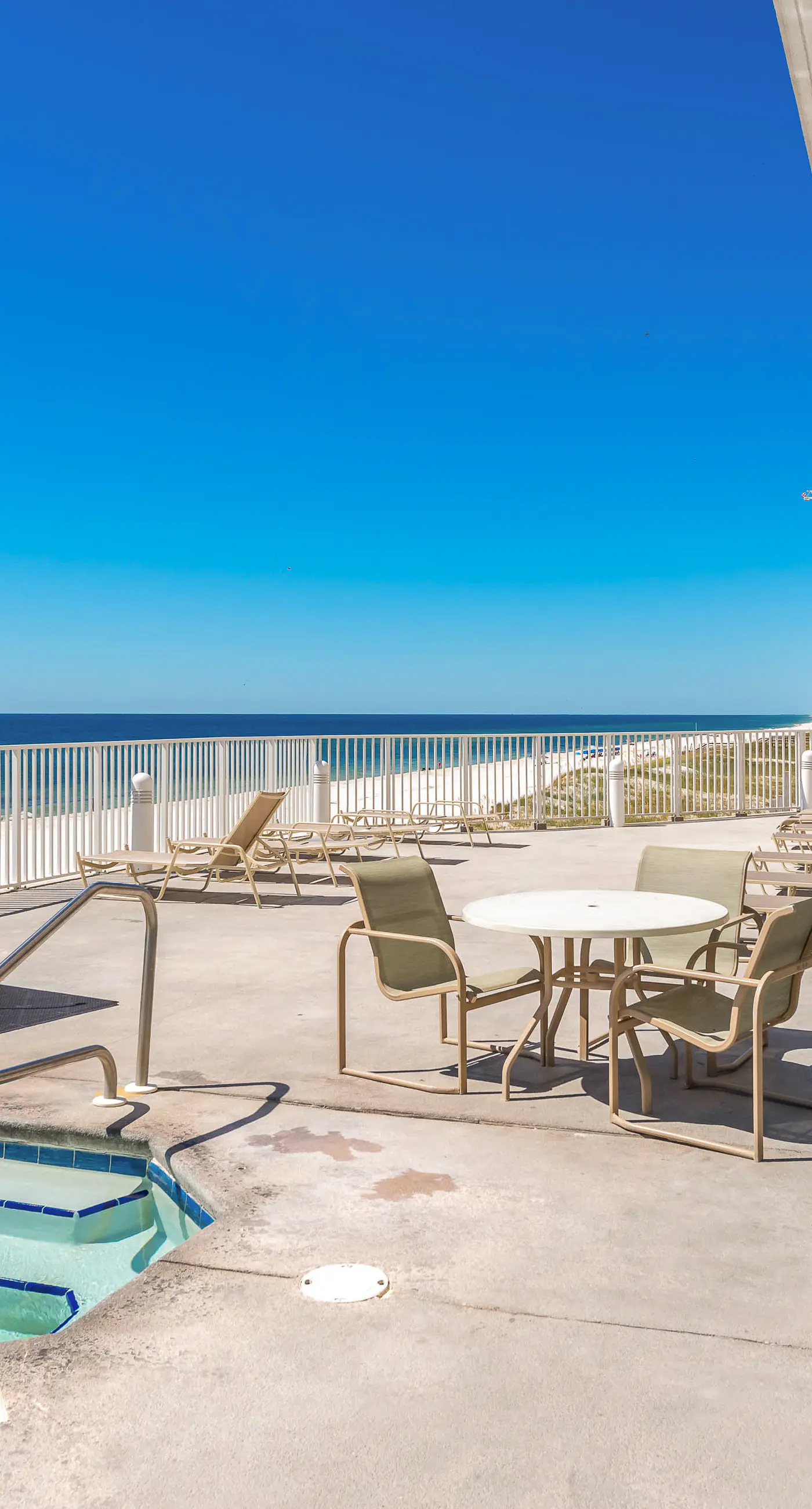 Inviting Gulf-front condo In Perdido Key with waterfront pool/hot tub and oceanfront balcony