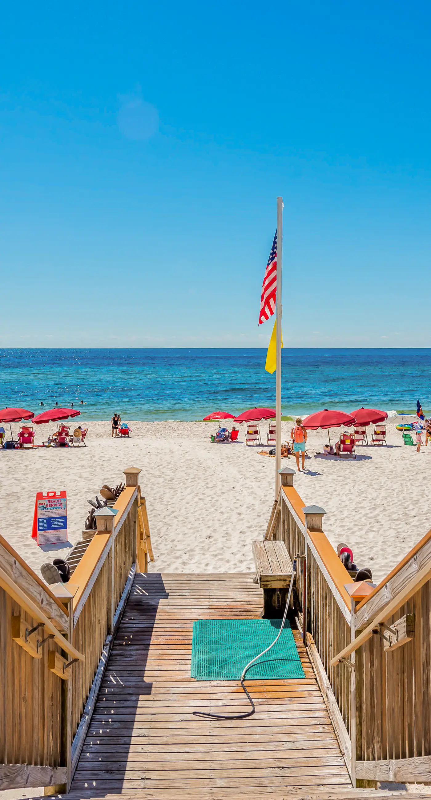Inviting Gulf-front condo In Perdido Key with waterfront pool/hot tub and oceanfront balcony
