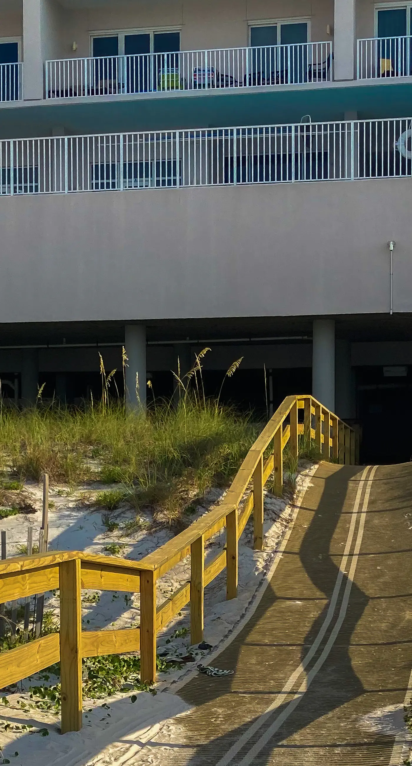 Inviting Gulf-front condo In Perdido Key with waterfront pool/hot tub and oceanfront balcony