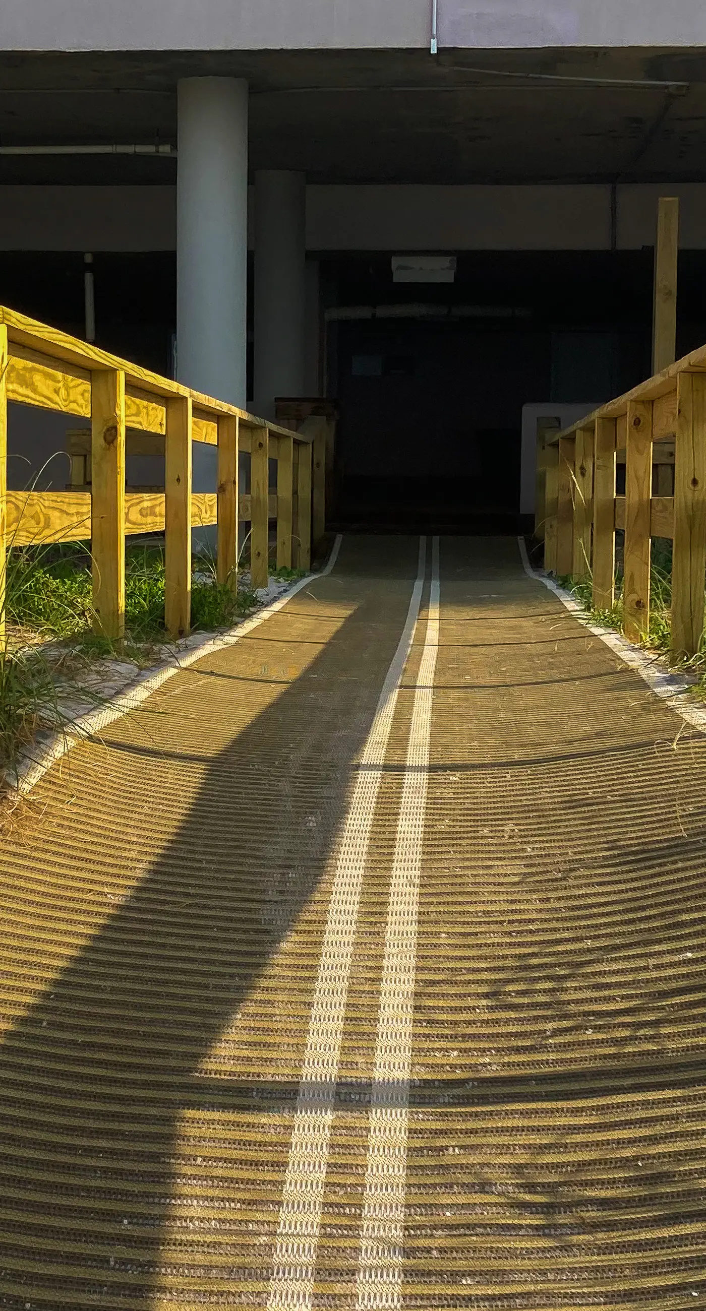 Inviting Gulf-front condo In Perdido Key with waterfront pool/hot tub and oceanfront balcony