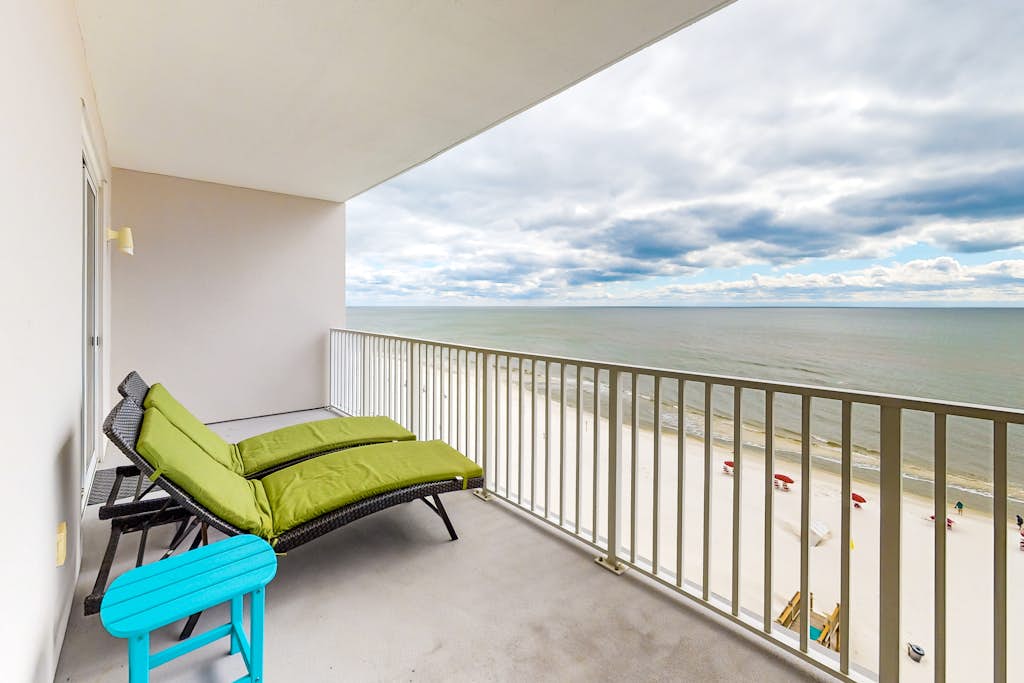 Inviting Gulf-front condo In Perdido Key with waterfront pool/hot tub and oceanfront balcony