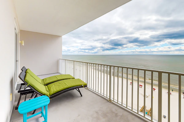 Inviting Gulf-front condo In Perdido Key with waterfront pool/hot tub and oceanfront balcony