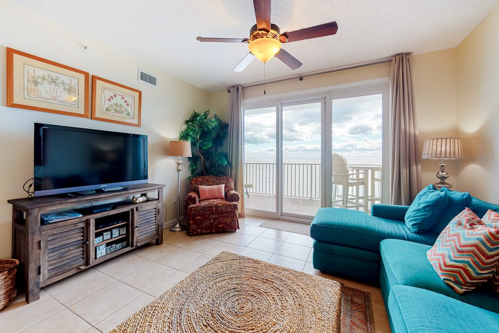 Inviting Gulf-front condo In Perdido Key with waterfront pool/hot tub and oceanfront balcony