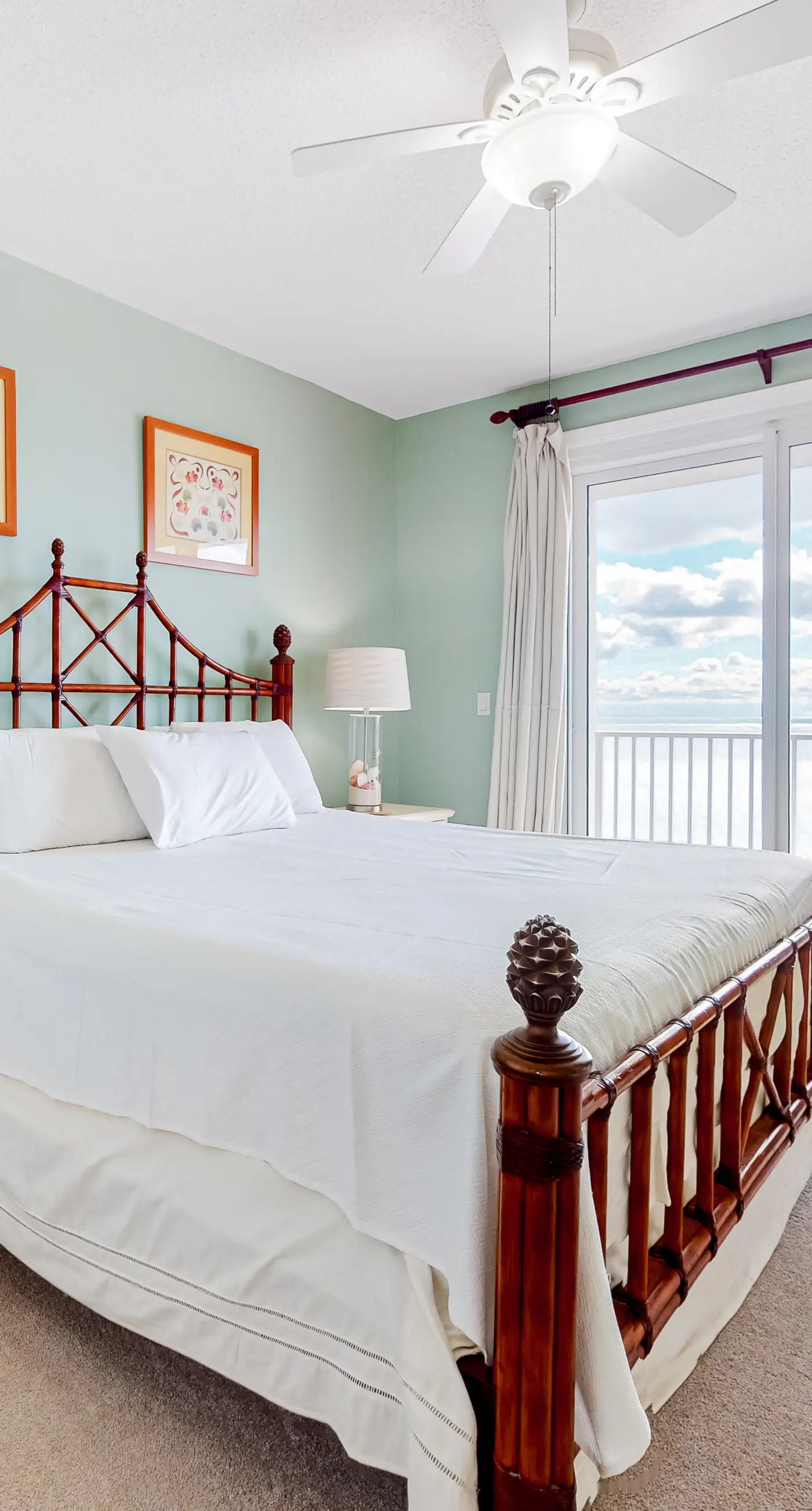 Inviting Gulf-front condo In Perdido Key with waterfront pool/hot tub and oceanfront balcony