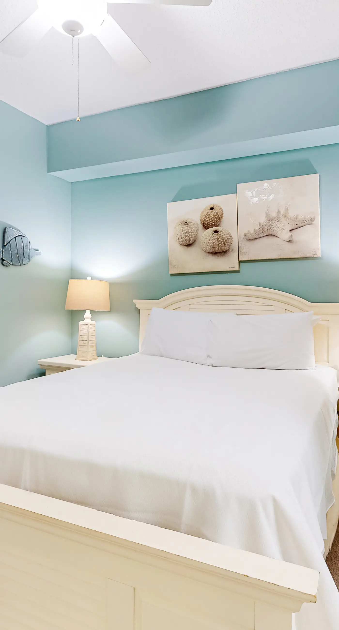 Inviting Gulf-front condo In Perdido Key with waterfront pool/hot tub and oceanfront balcony