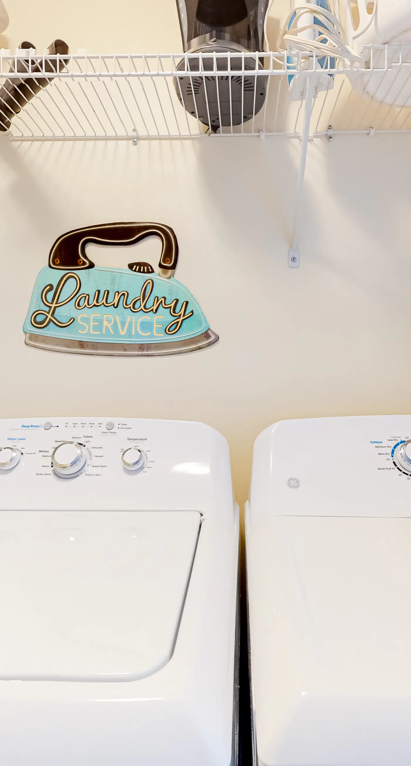 Inviting Gulf-front condo In Perdido Key with waterfront pool/hot tub and oceanfront balcony