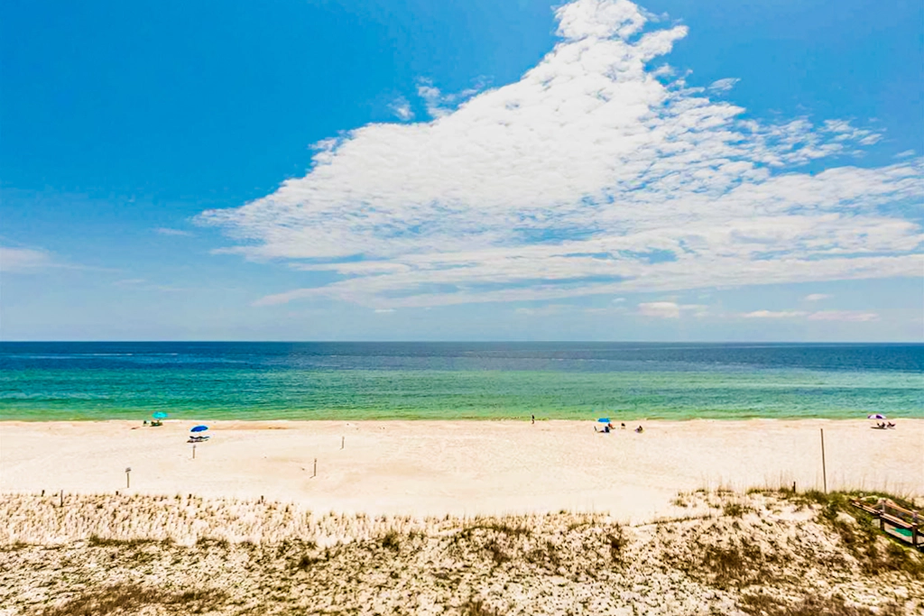 Inviting Gulf-front condo In Perdido Key with waterfront pool/hot tub and oceanfront balcony