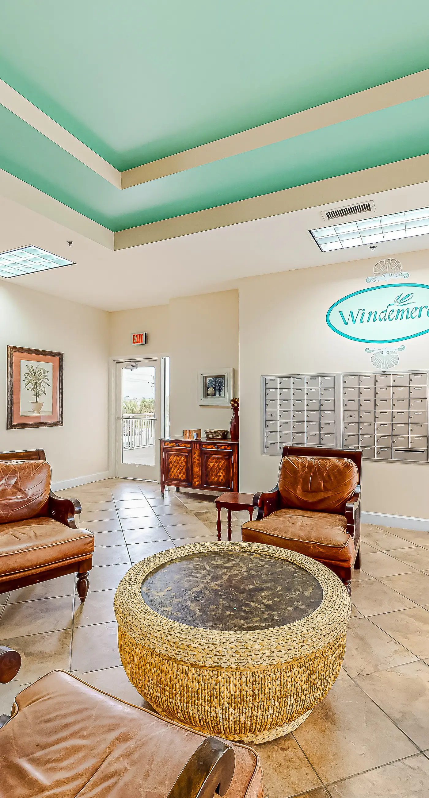 Inviting Gulf-front condo In Perdido Key with waterfront pool/hot tub and oceanfront balcony