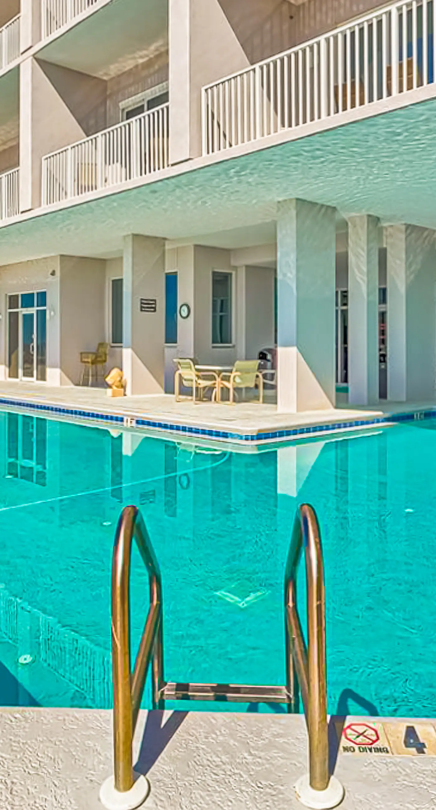 Inviting Gulf-front condo In Perdido Key with waterfront pool/hot tub and oceanfront balcony