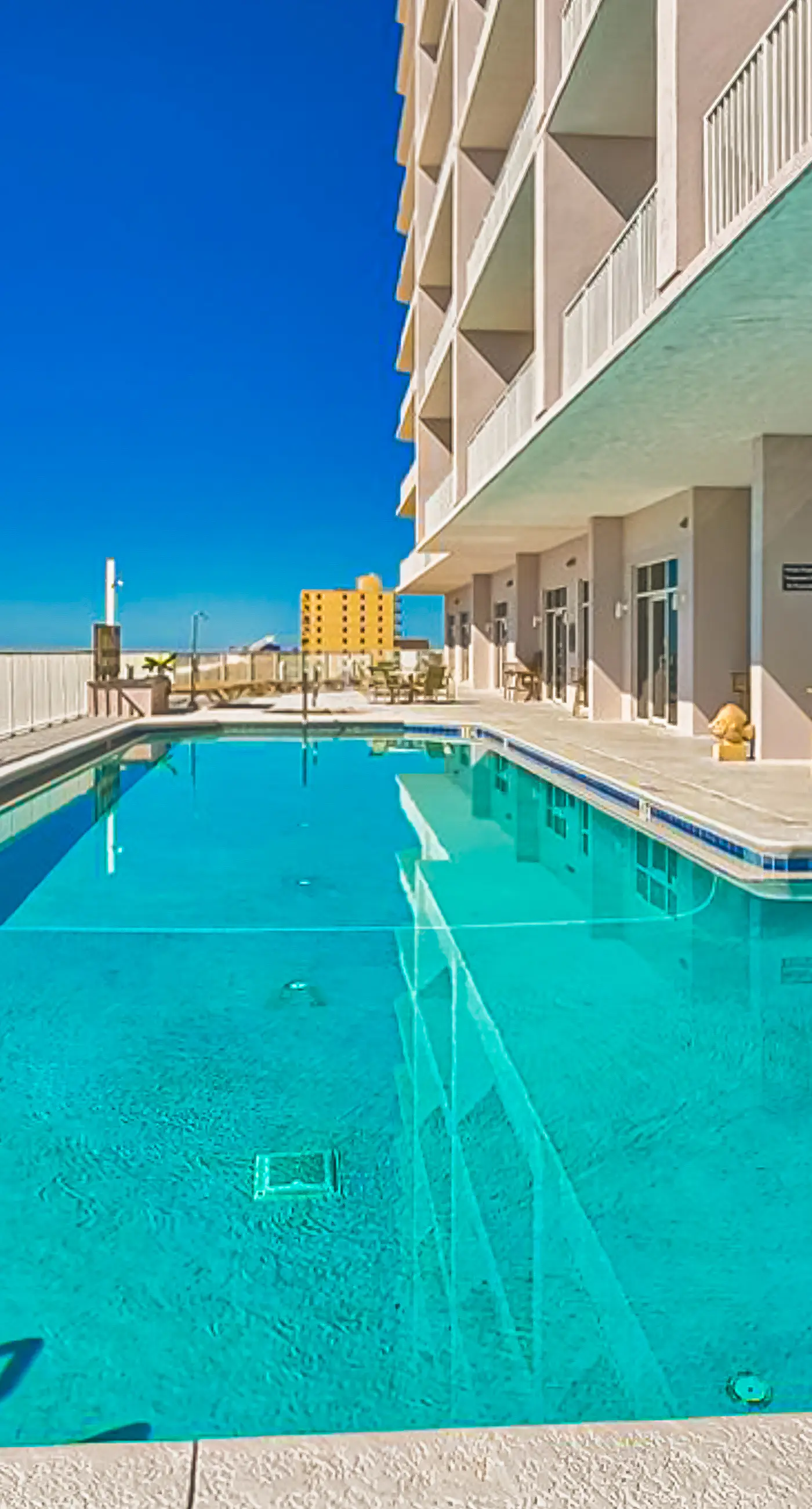 Inviting Gulf-front condo In Perdido Key with waterfront pool/hot tub and oceanfront balcony