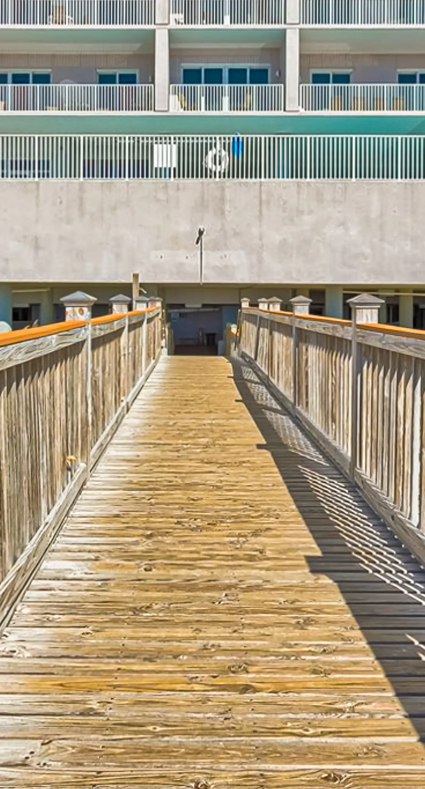 Inviting Gulf-front condo In Perdido Key with waterfront pool/hot tub and oceanfront balcony