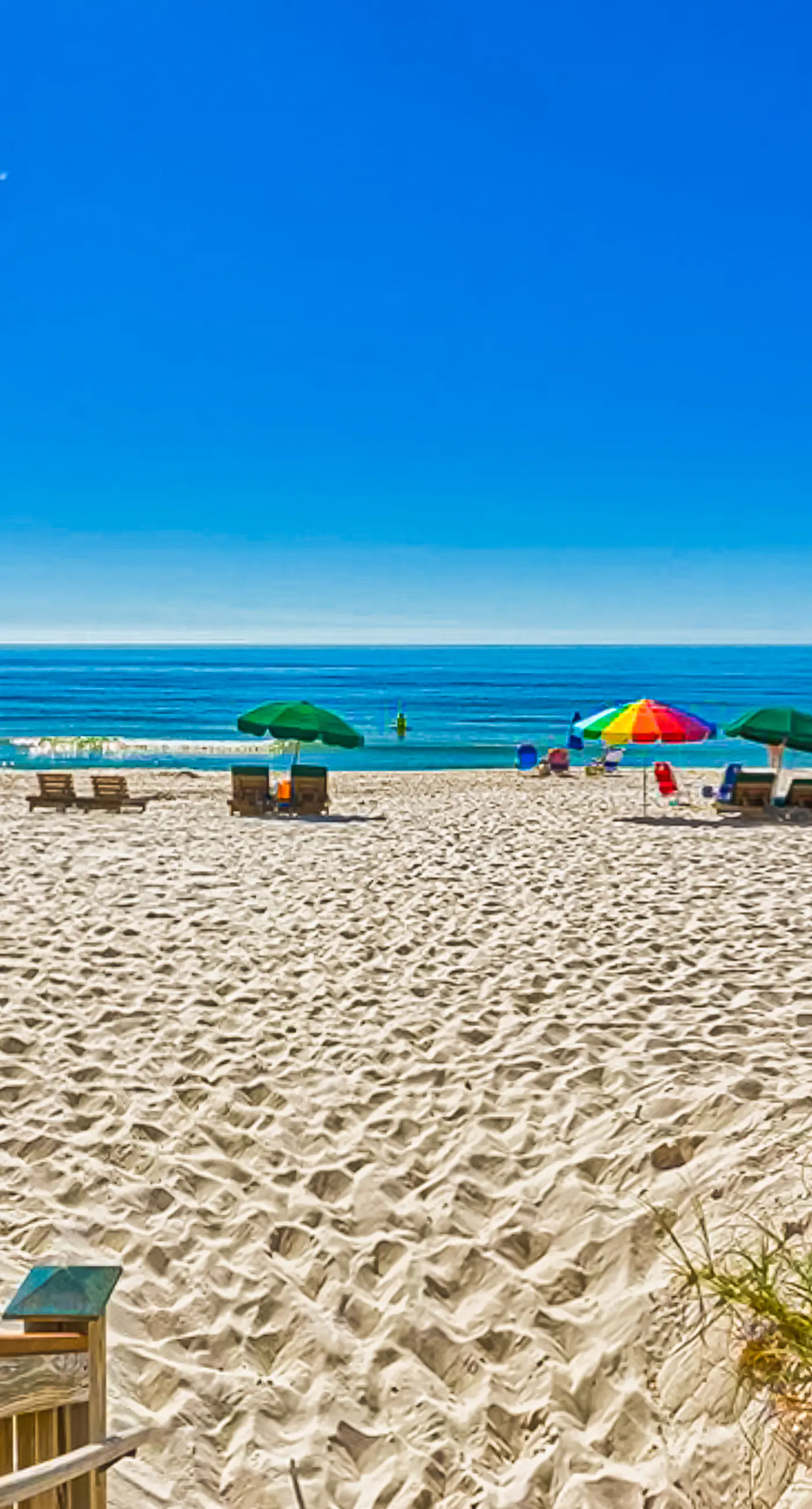 Inviting Gulf-front condo In Perdido Key with waterfront pool/hot tub and oceanfront balcony