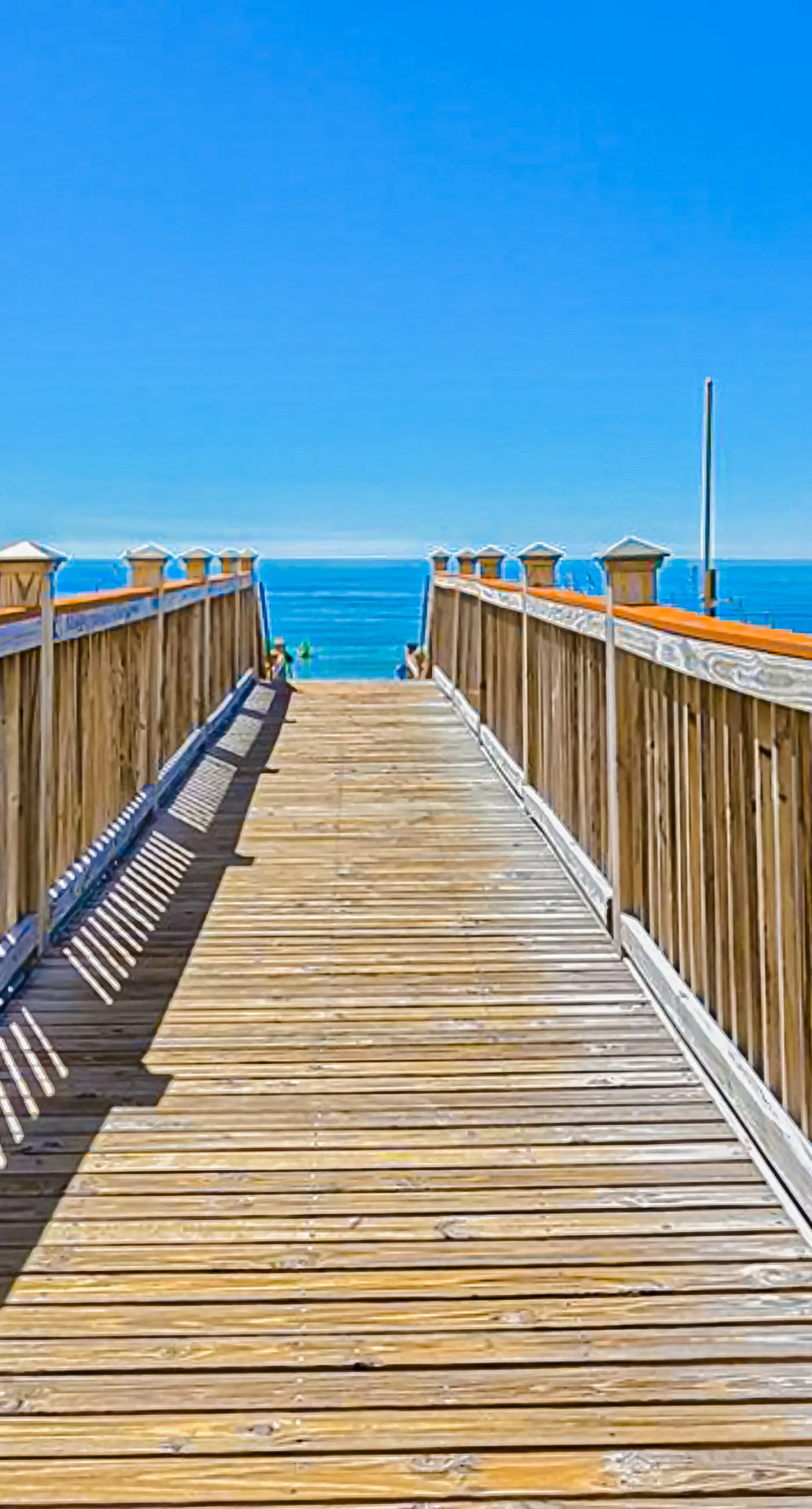 Inviting Gulf-front condo In Perdido Key with waterfront pool/hot tub and oceanfront balcony