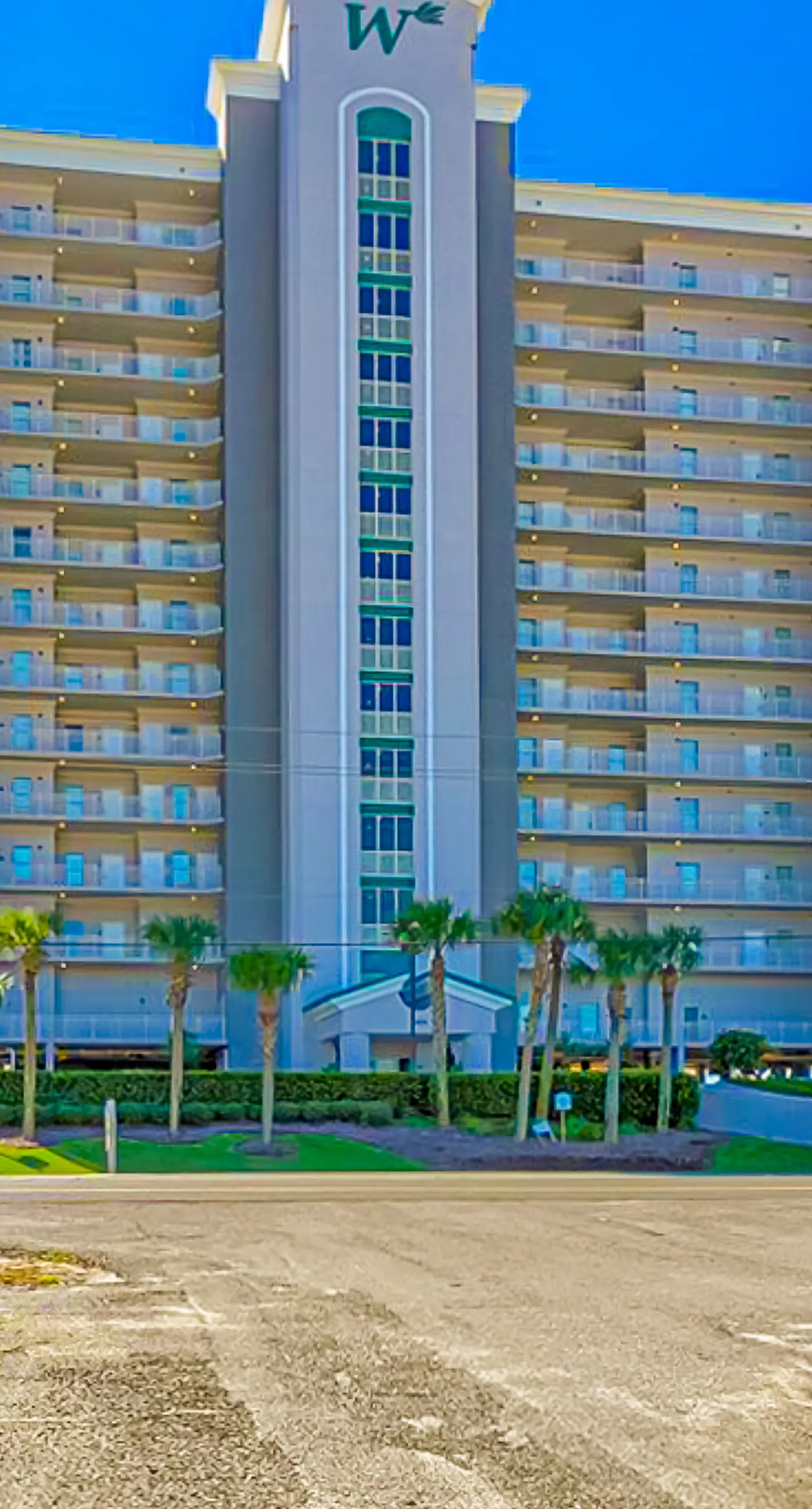 Inviting Gulf-front condo In Perdido Key with waterfront pool/hot tub and oceanfront balcony