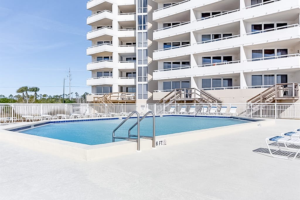 Top-Floor, Gulf-Front Condo w/ Balcony, Beach Access & Shared Pools/Hot Tub/Gym