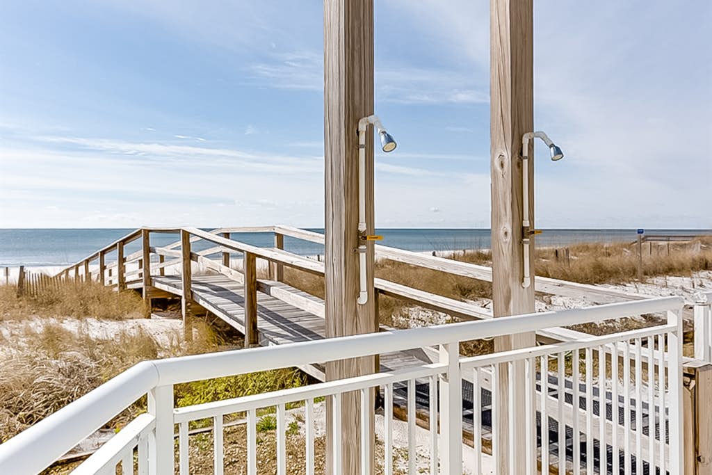 Top-Floor, Gulf-Front Condo w/ Balcony, Beach Access & Shared Pools/Hot Tub/Gym
