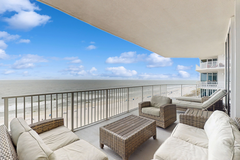 Beachfront 10th-floor condo with Gulf view, pool, gym, & balcony
