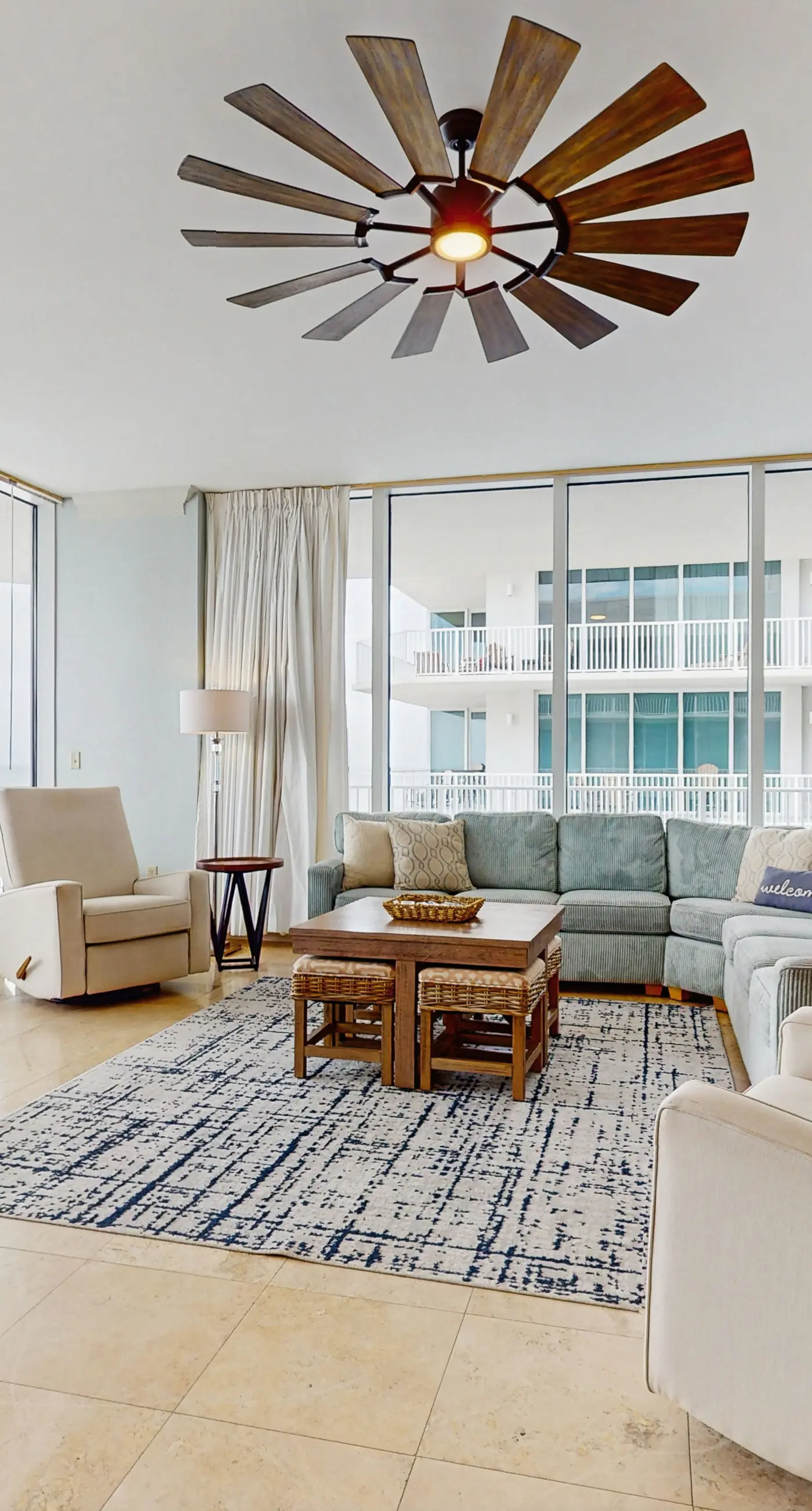 Beachfront 10th-floor condo with Gulf view, pool, gym, & balcony