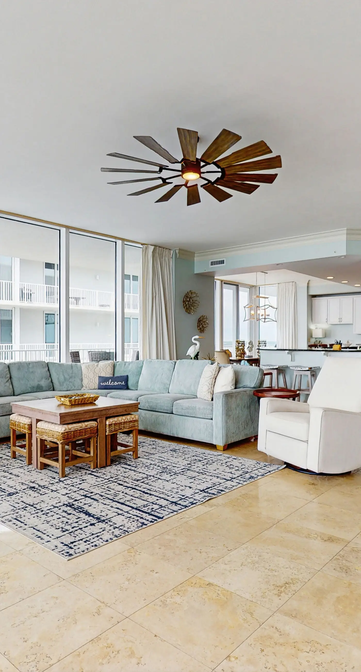 Beachfront 10th-floor condo with Gulf view, pool, gym, & balcony