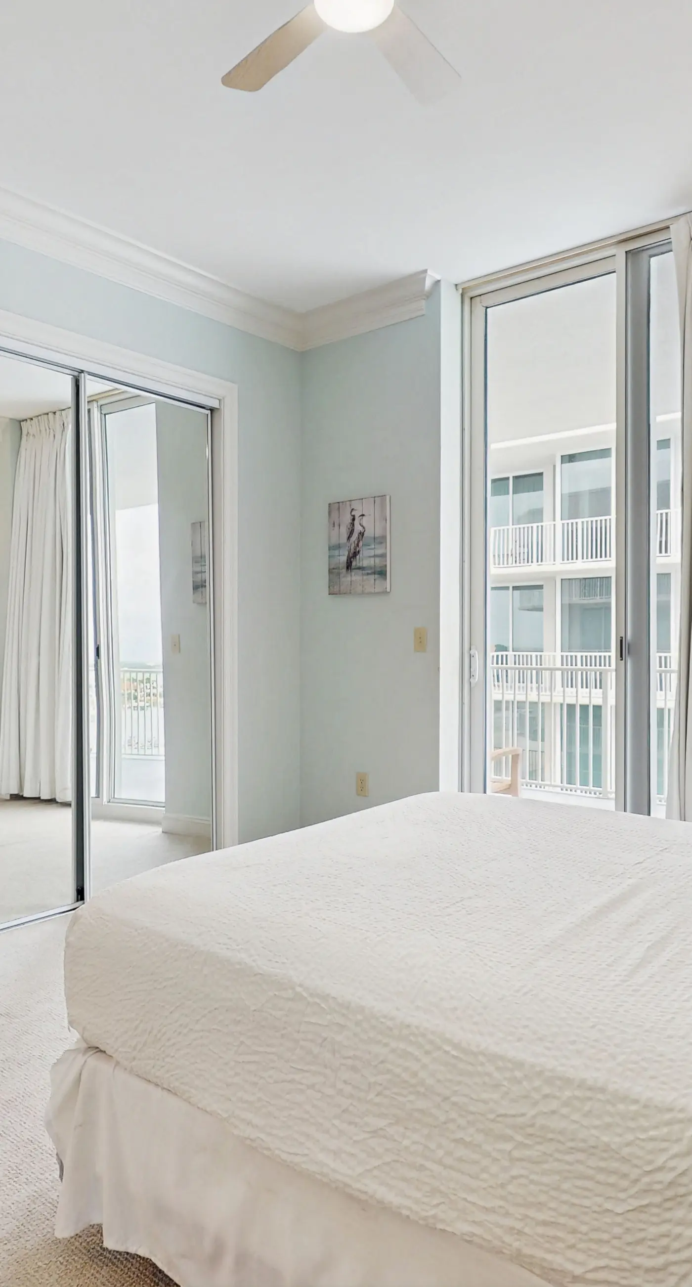 Beachfront 10th-floor condo with Gulf view, pool, gym, & balcony